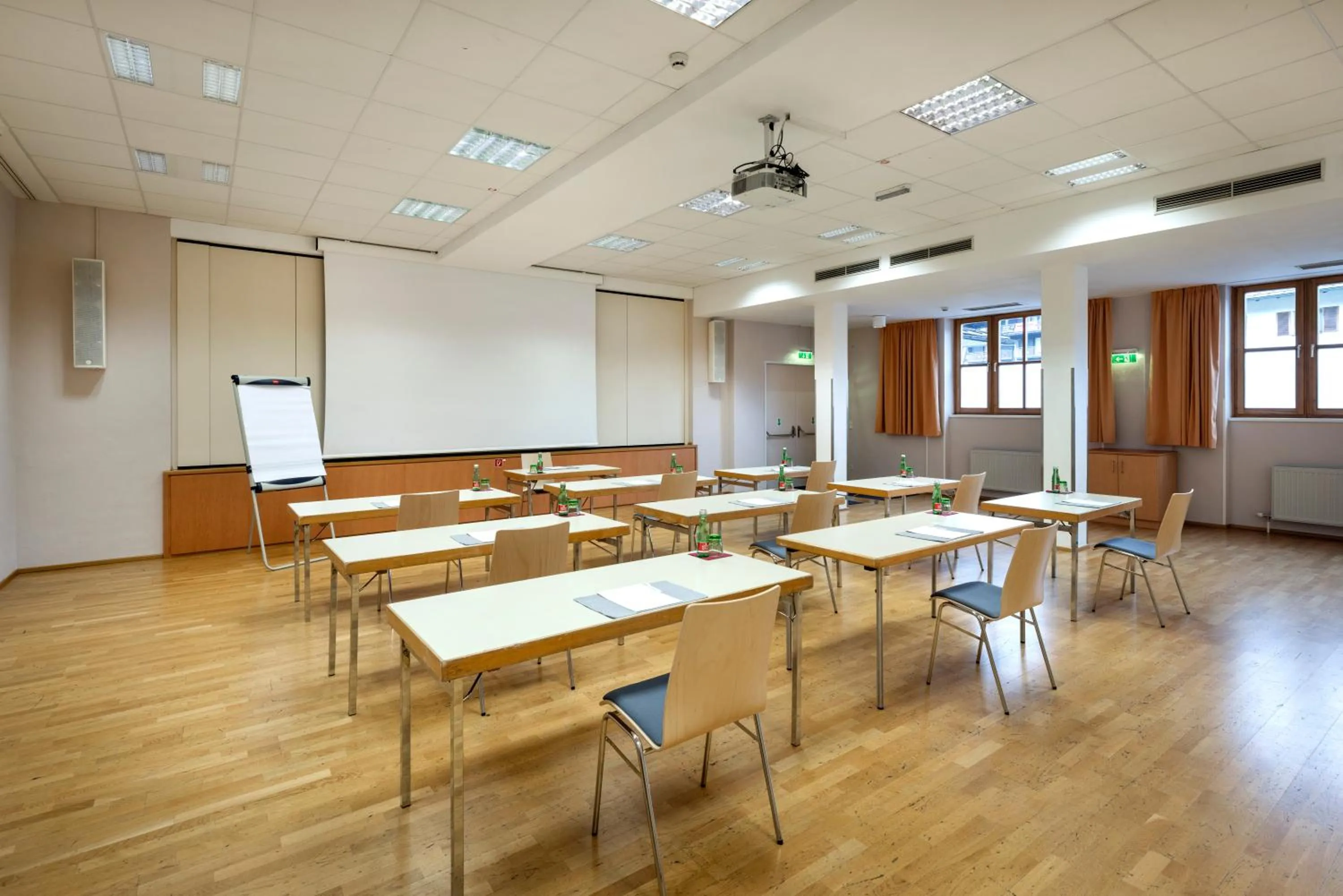 Meeting/conference room in JUFA Hotel Kaprun - Summercard included