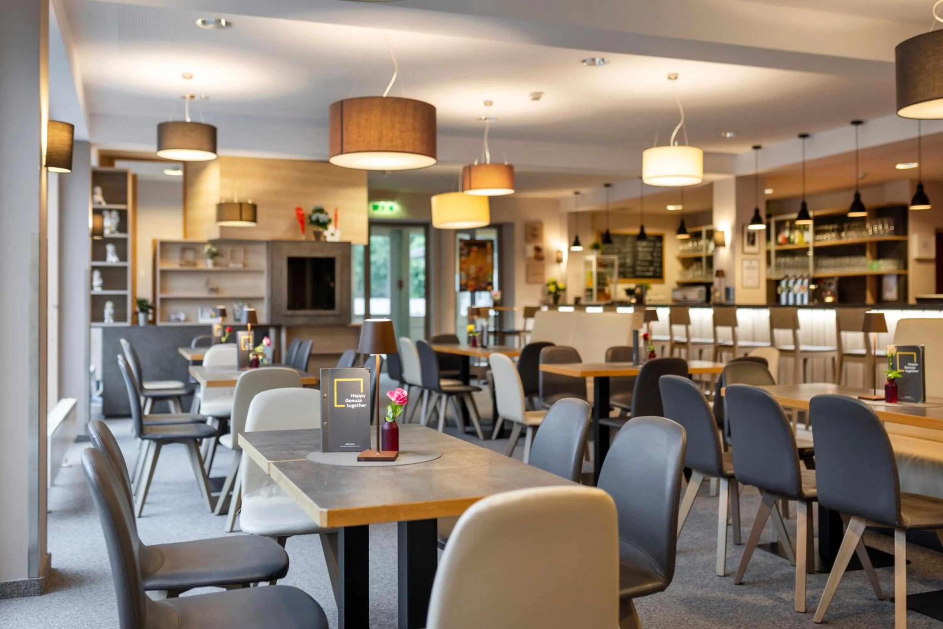 Restaurant/places to eat in JUFA Hotel Kaprun - Summercard included