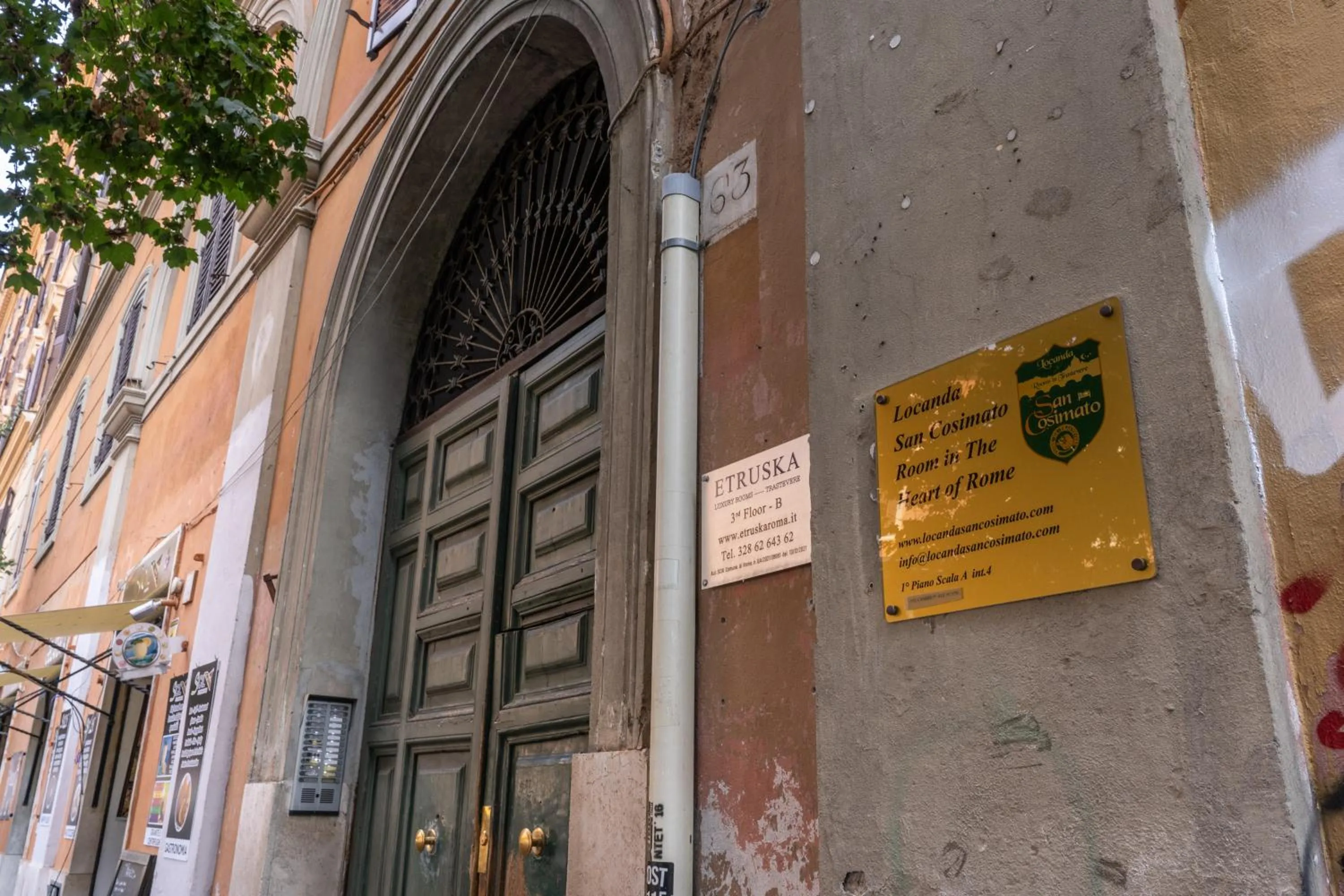 Facade/entrance in Locanda San Cosimato