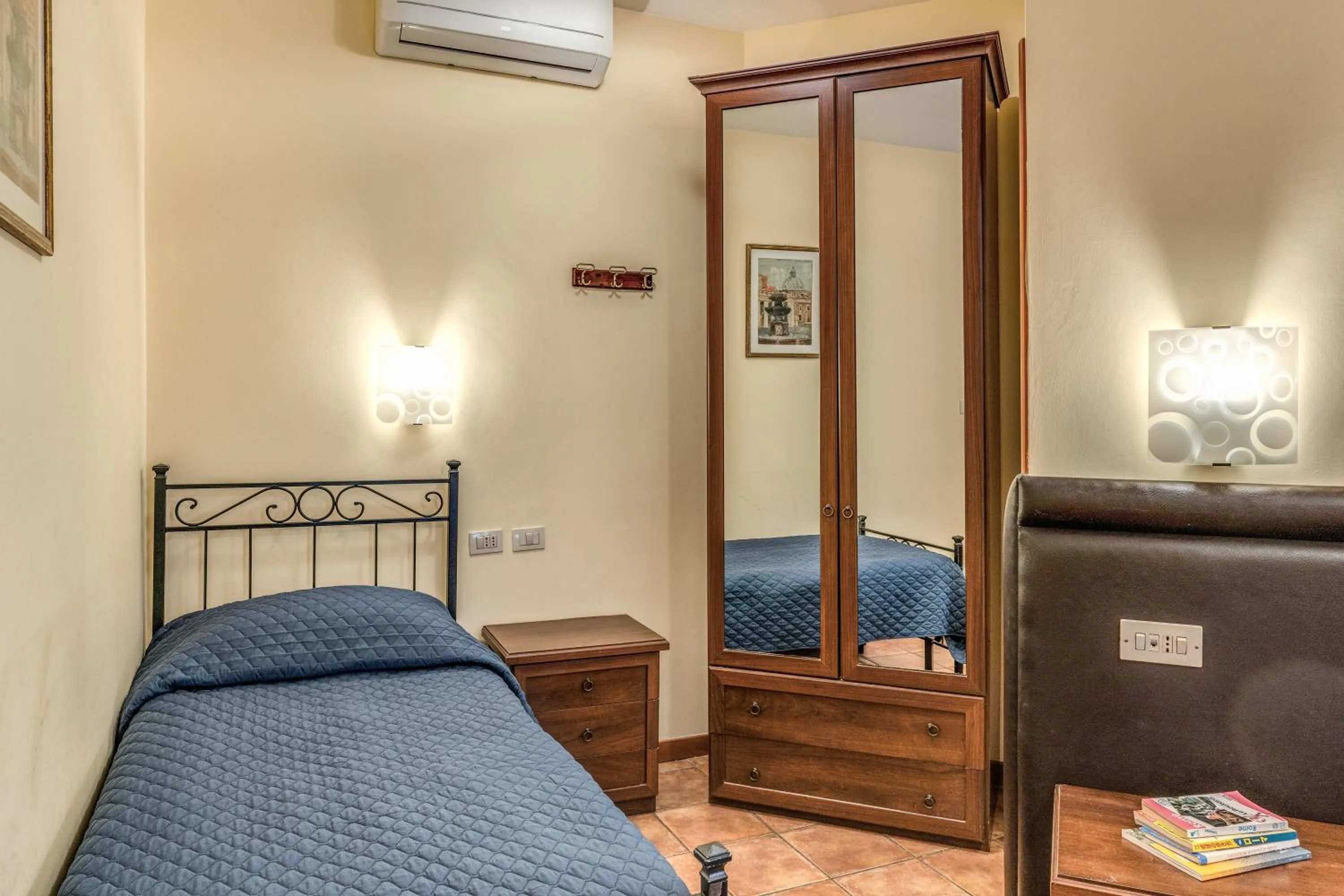 Bedroom, Bed in Locanda San Cosimato