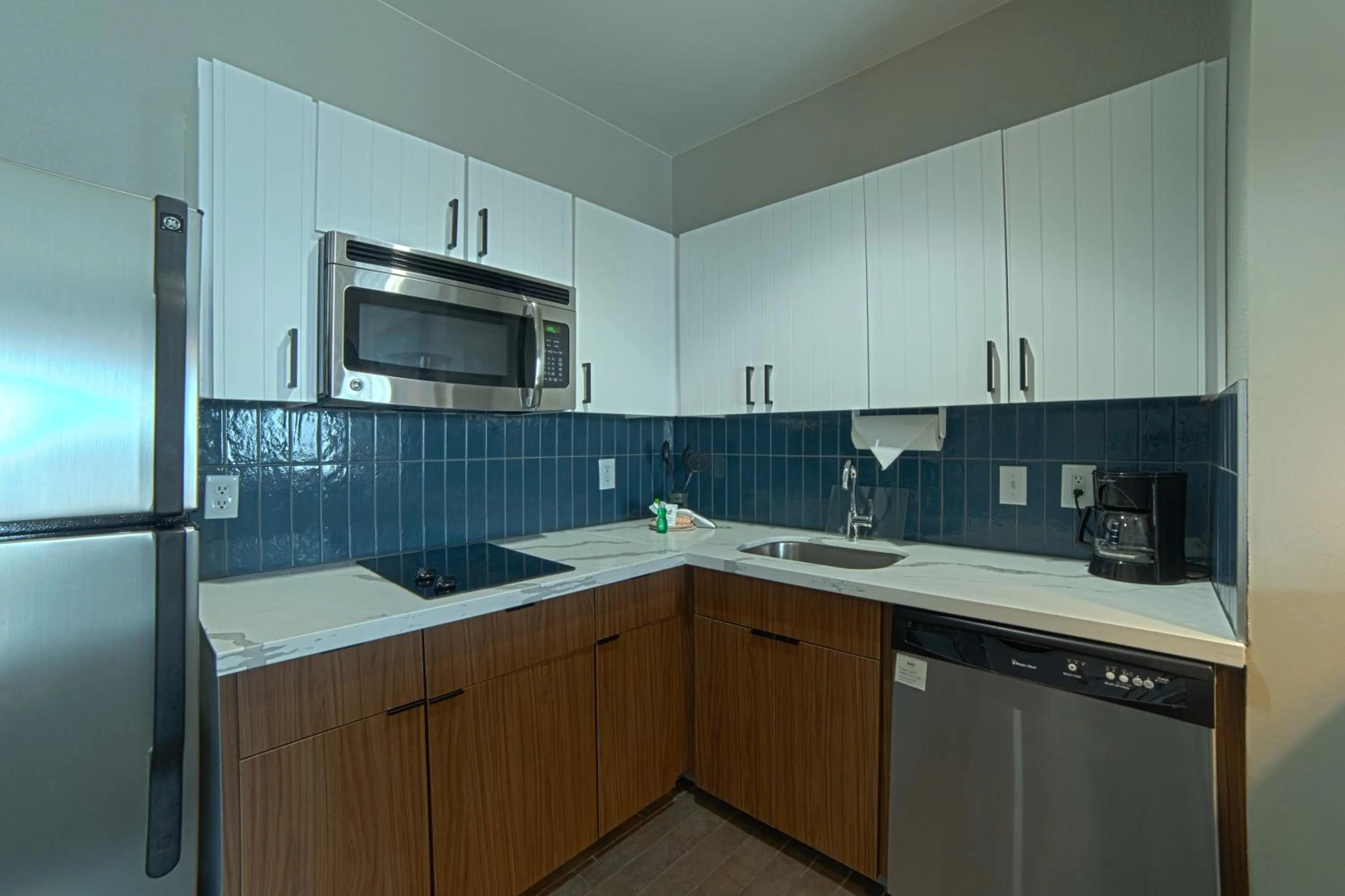 Kitchen or kitchenette in Staybridge Suites Houston-NASA Clear Lake by IHG