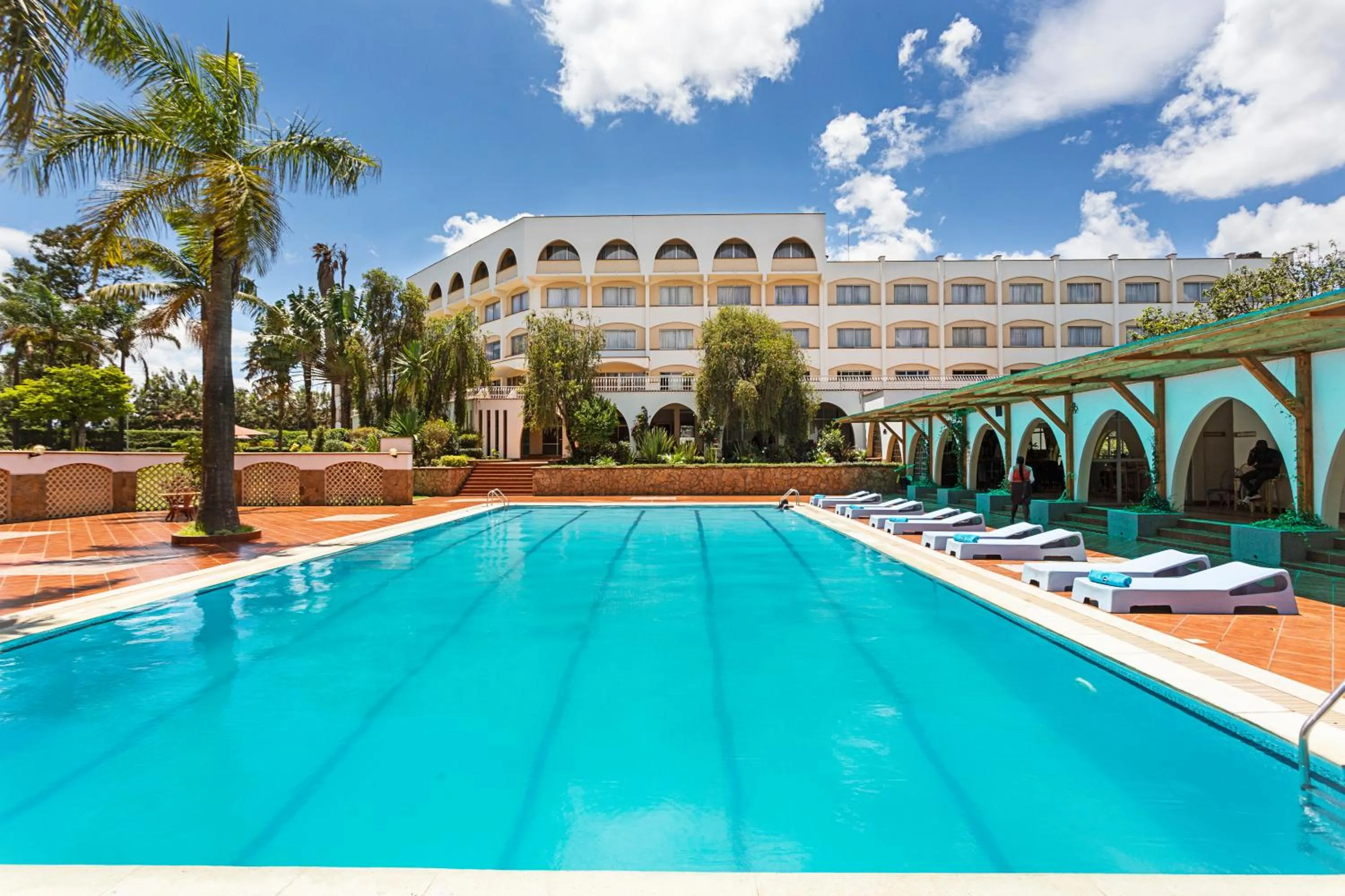 Swimming pool in Sirikwa Hotel