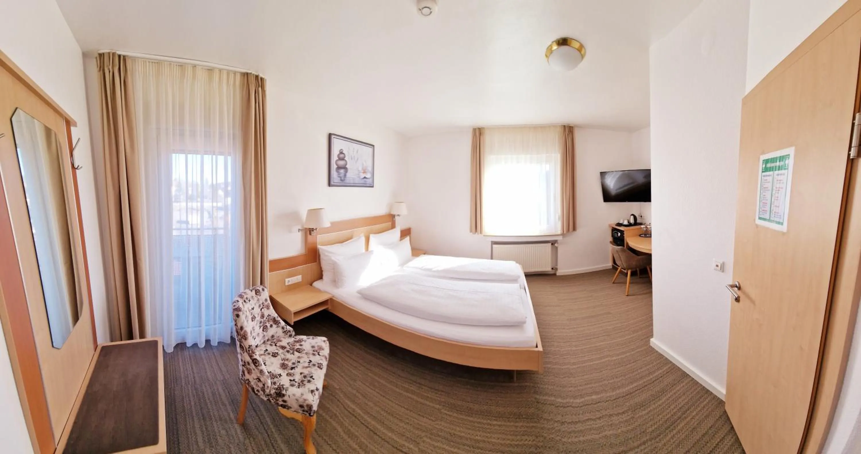 Bathroom, Bed in Hotel Garni Superior