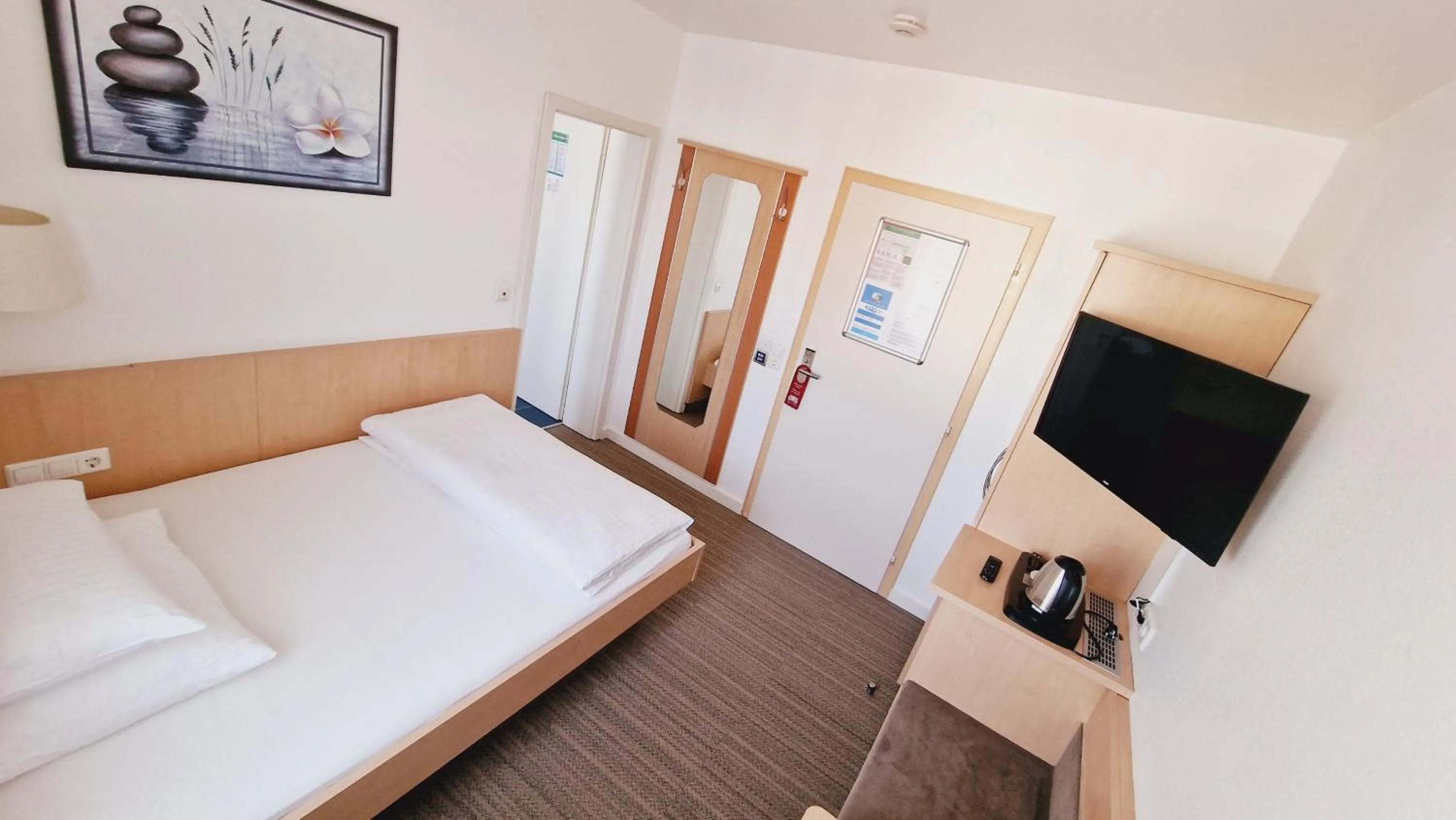 TV and multimedia, Bed in Hotel Garni Superior