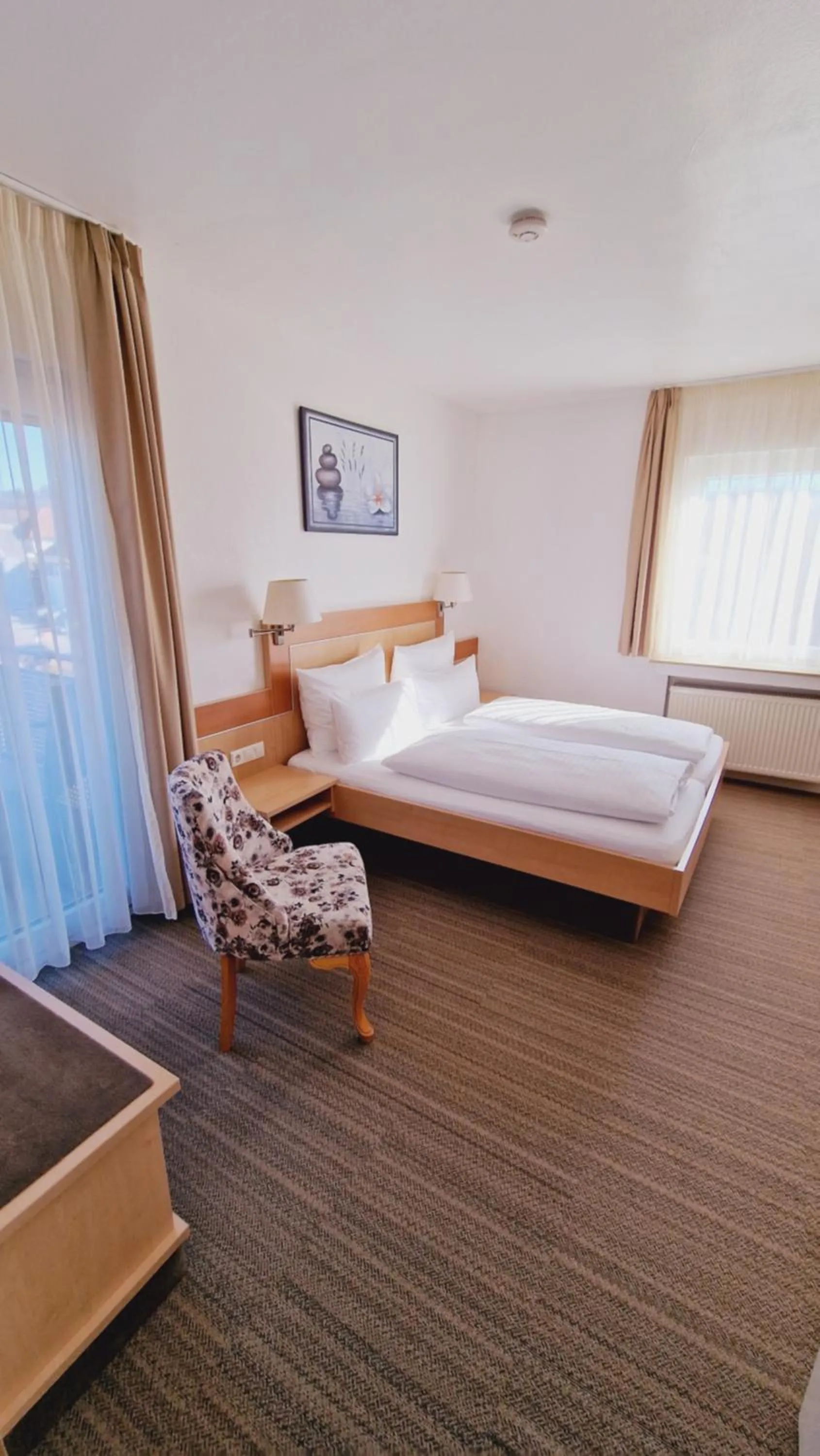 Balcony/Terrace, Bed in Hotel Garni Superior