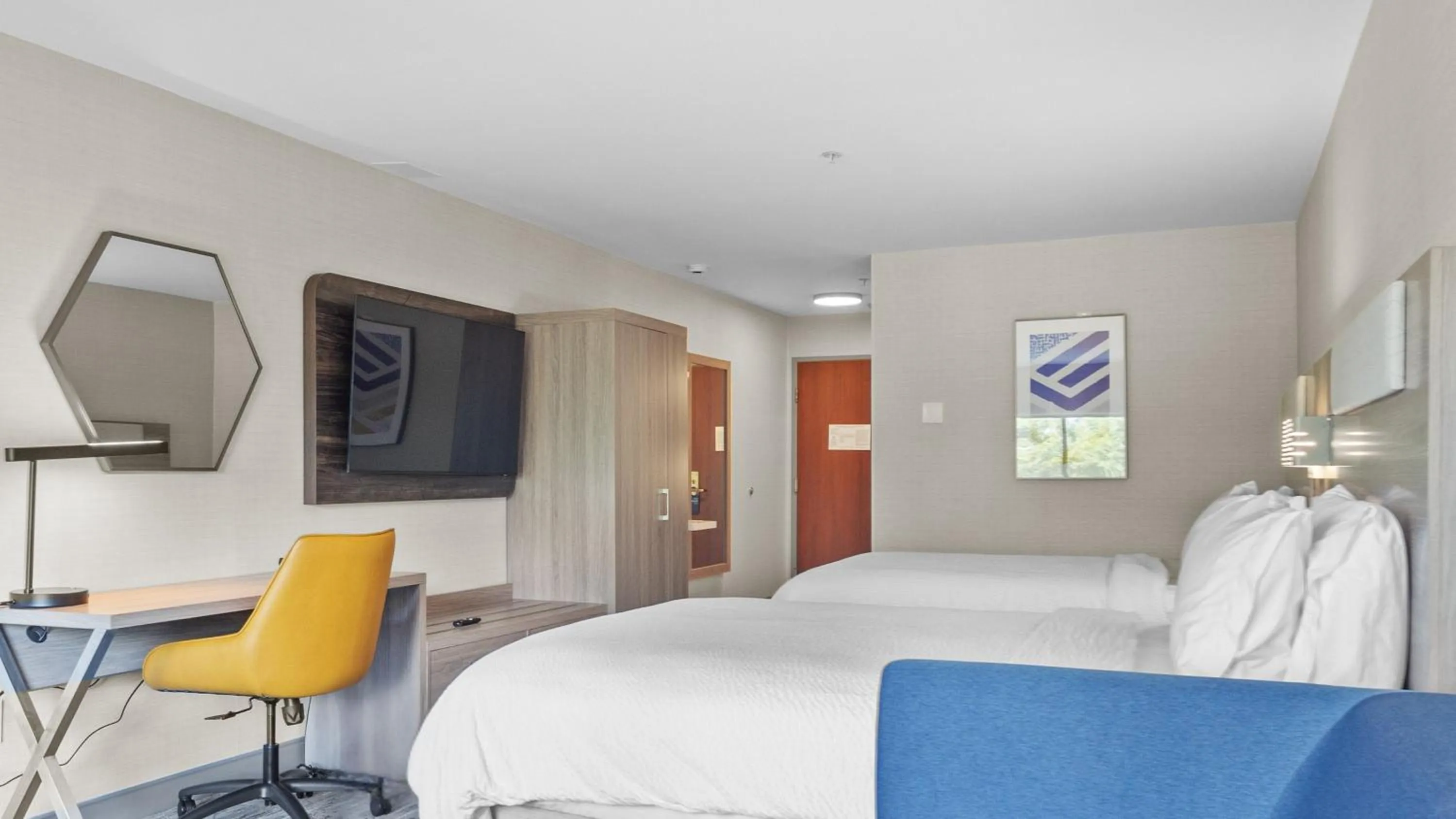 Photo of the whole room, Bed in Holiday Inn Express Hotel & Suites Manchester - Airport by IHG