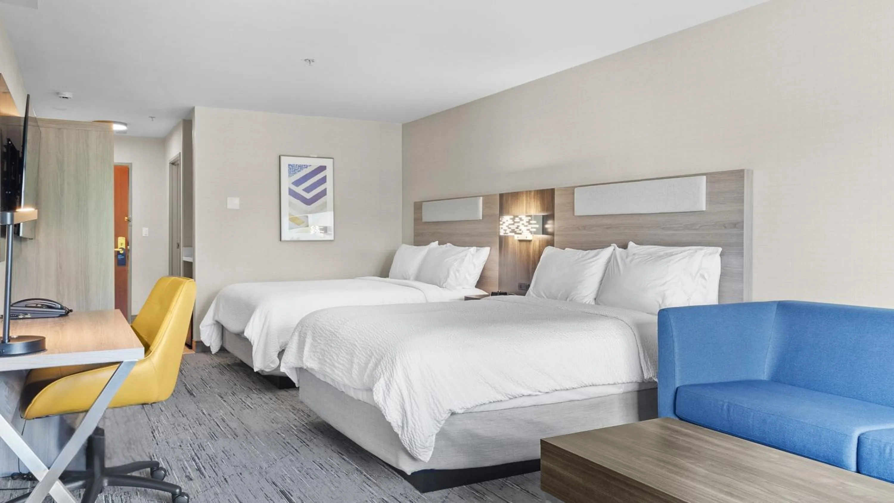 Photo of the whole room, Bed in Holiday Inn Express Hotel & Suites Manchester - Airport by IHG