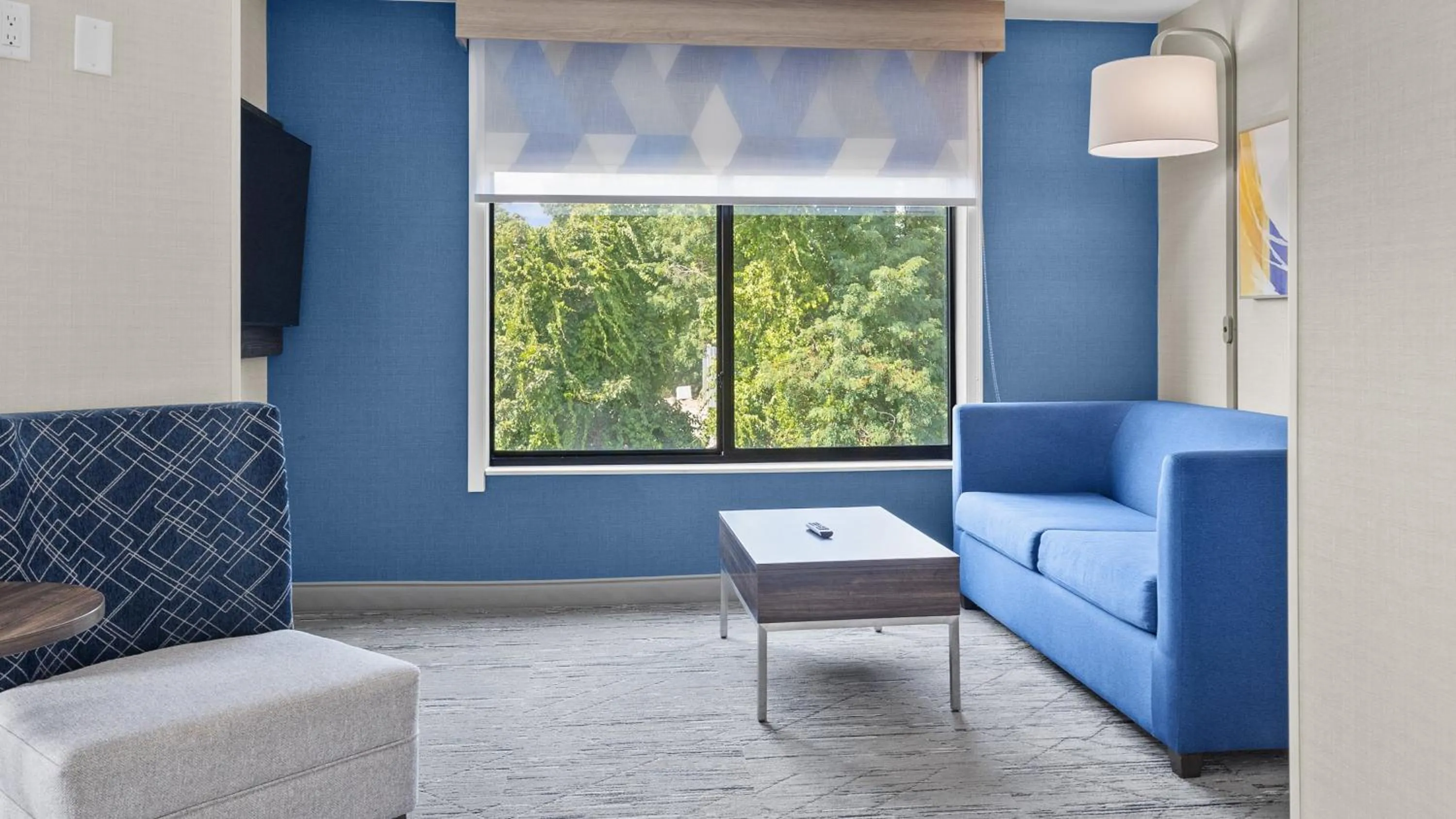 Photo of the whole room in Holiday Inn Express Hotel & Suites Manchester - Airport by IHG