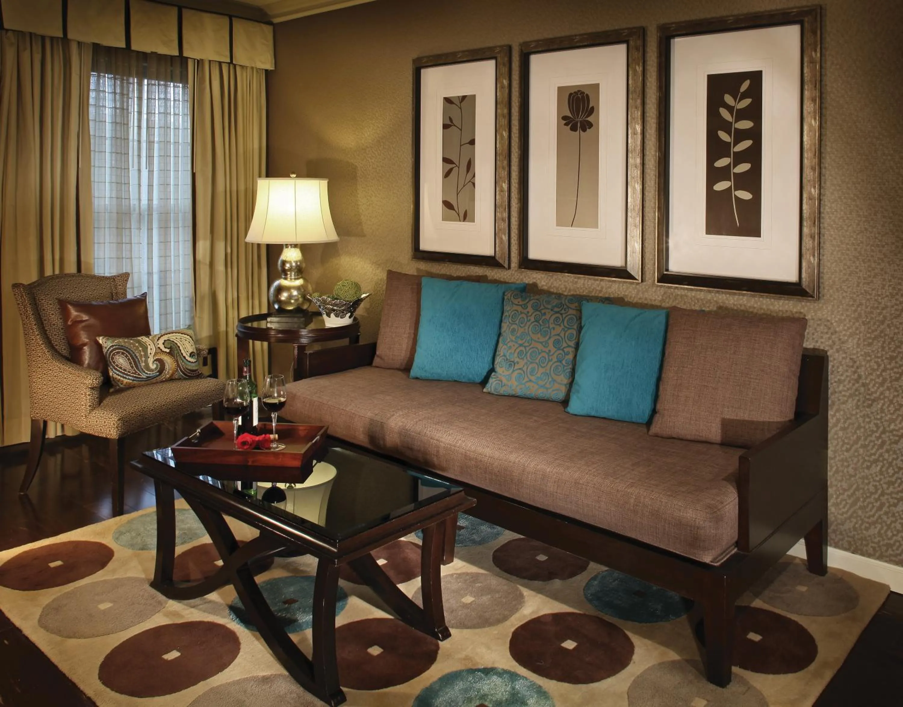 Seating area in The Inn At Fox Hollow Hotel