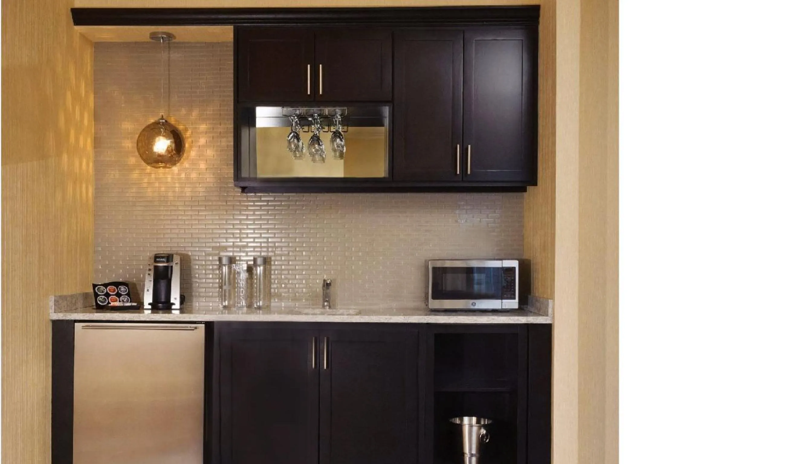 Kitchen or kitchenette in The Inn At Fox Hollow Hotel