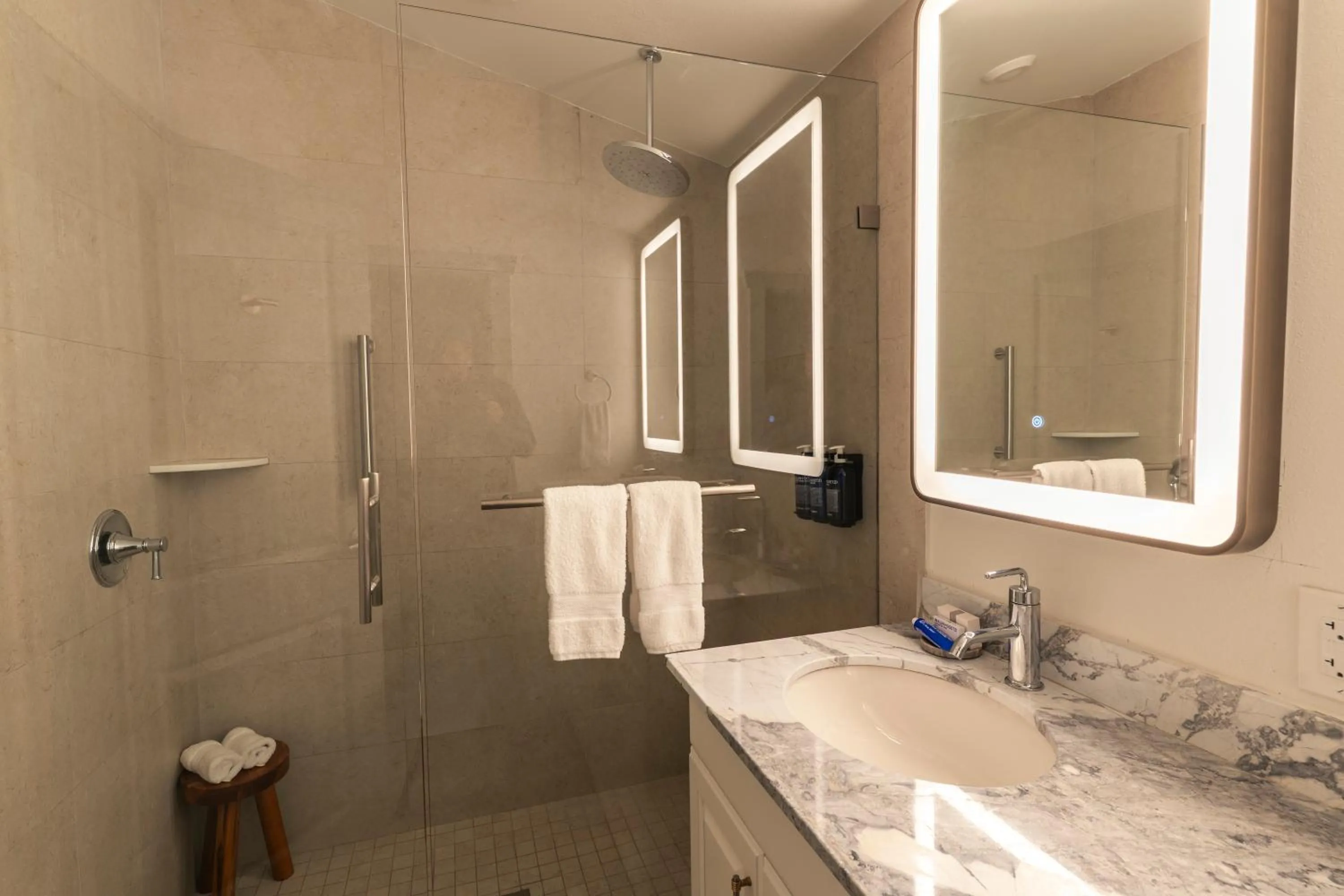 Bathroom in Islander Resort