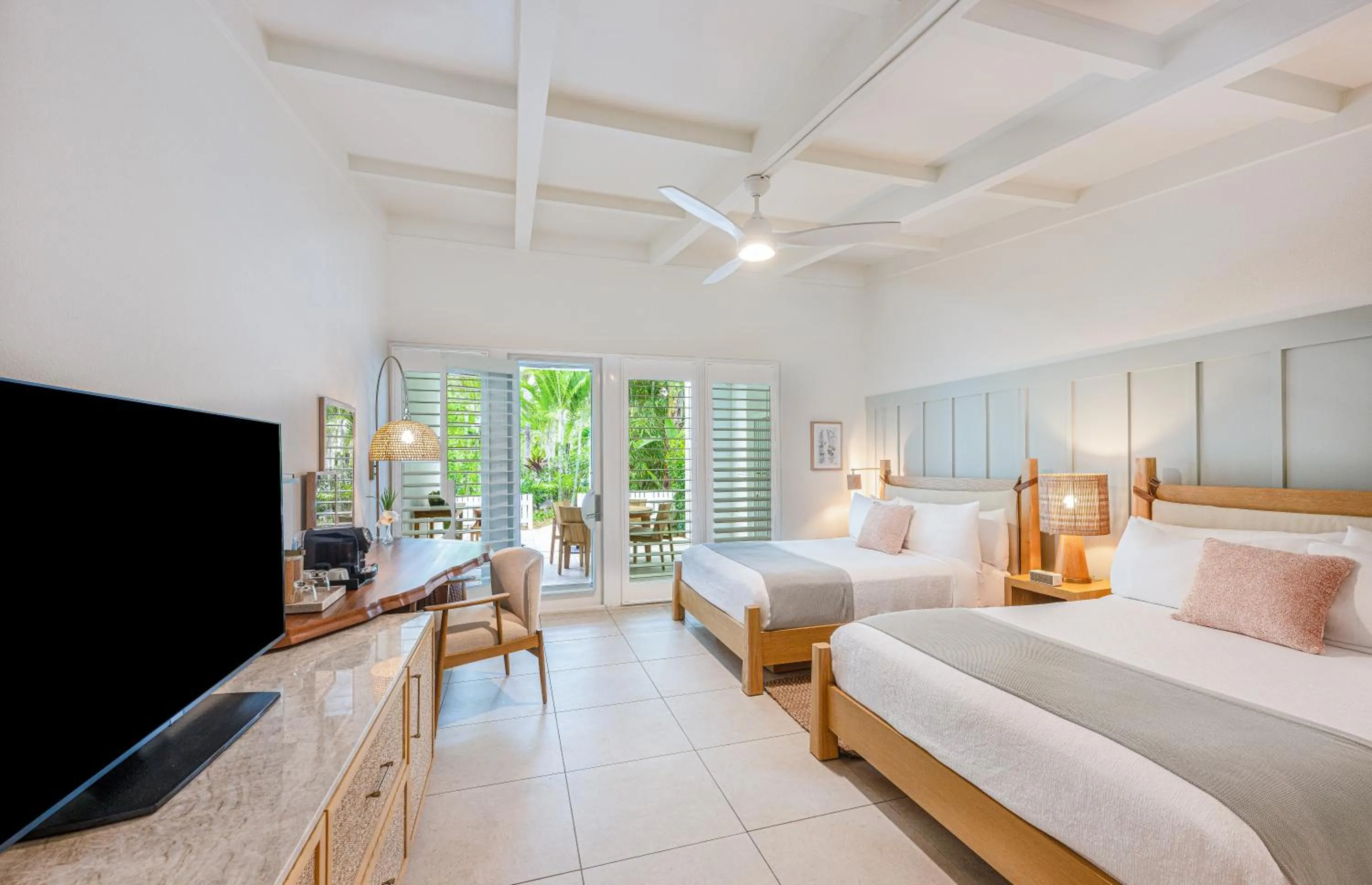 Bedroom, Bed in Islander Resort