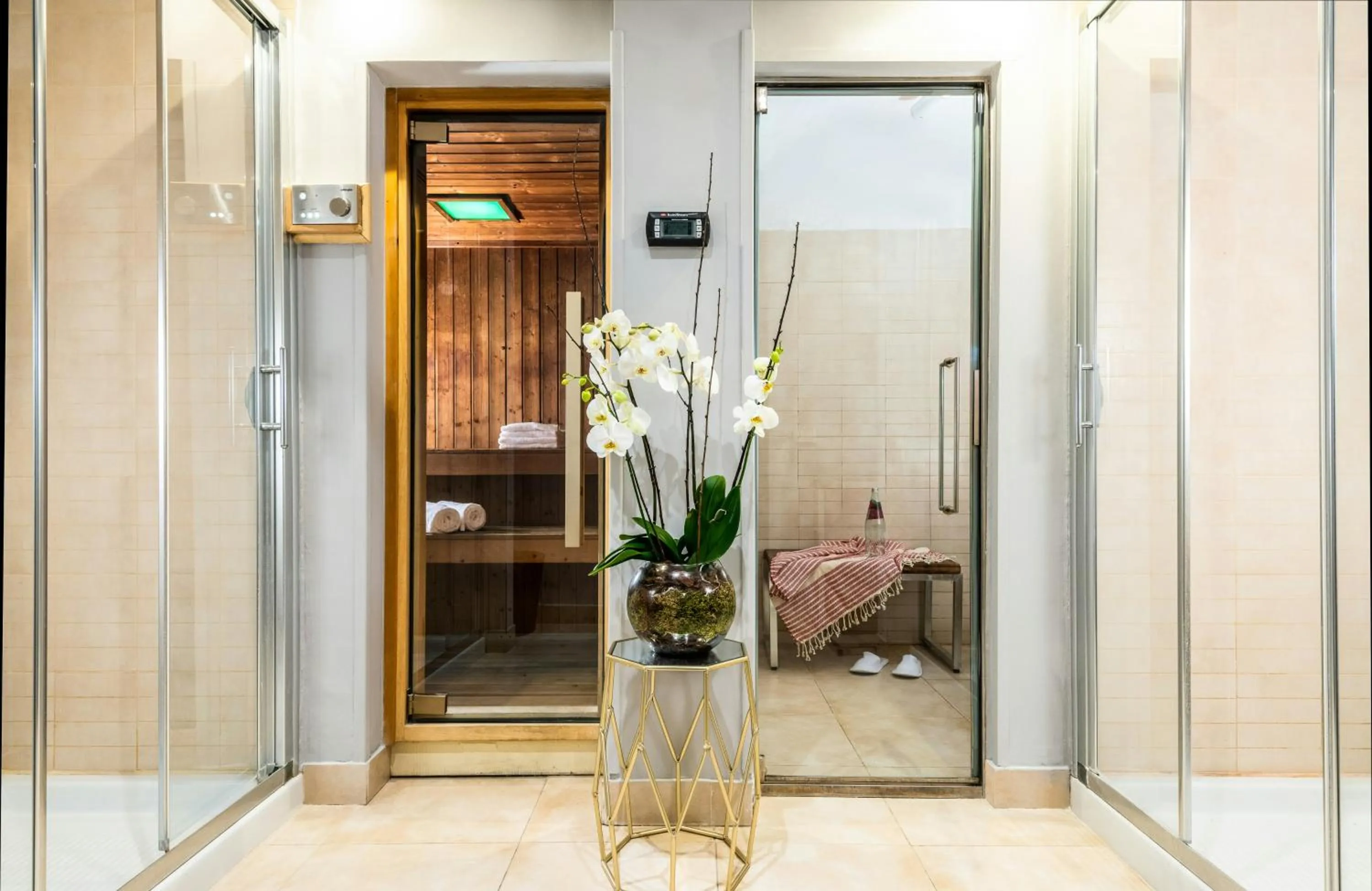 Sauna in Leonardo Boutique Hotel Rome Termini