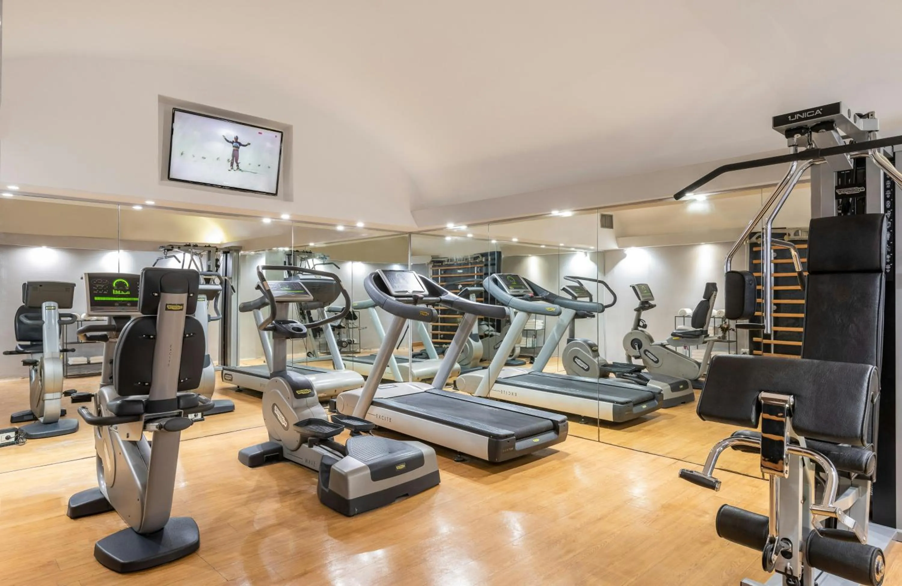 Fitness centre/facilities in Leonardo Boutique Hotel Rome Termini
