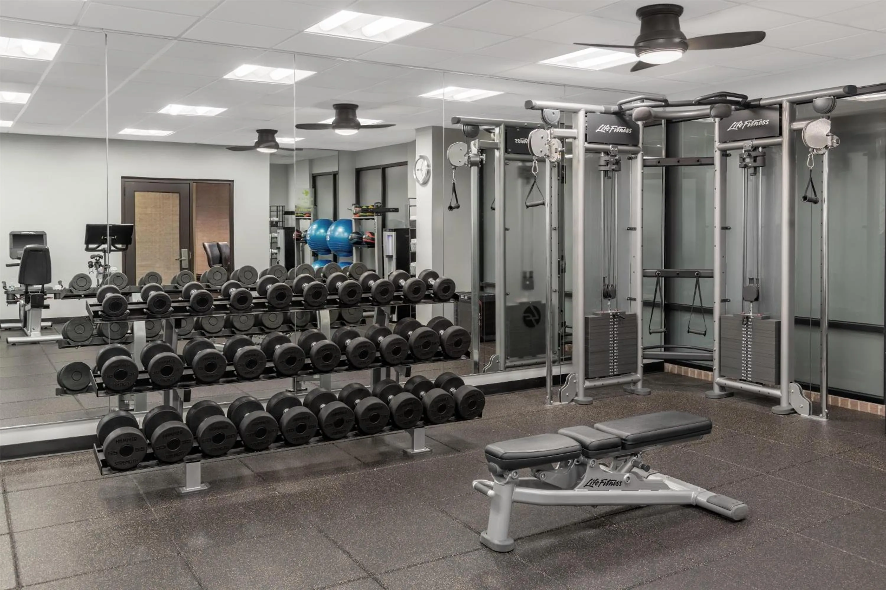 Fitness centre/facilities in DoubleTree by Hilton McLean Tysons