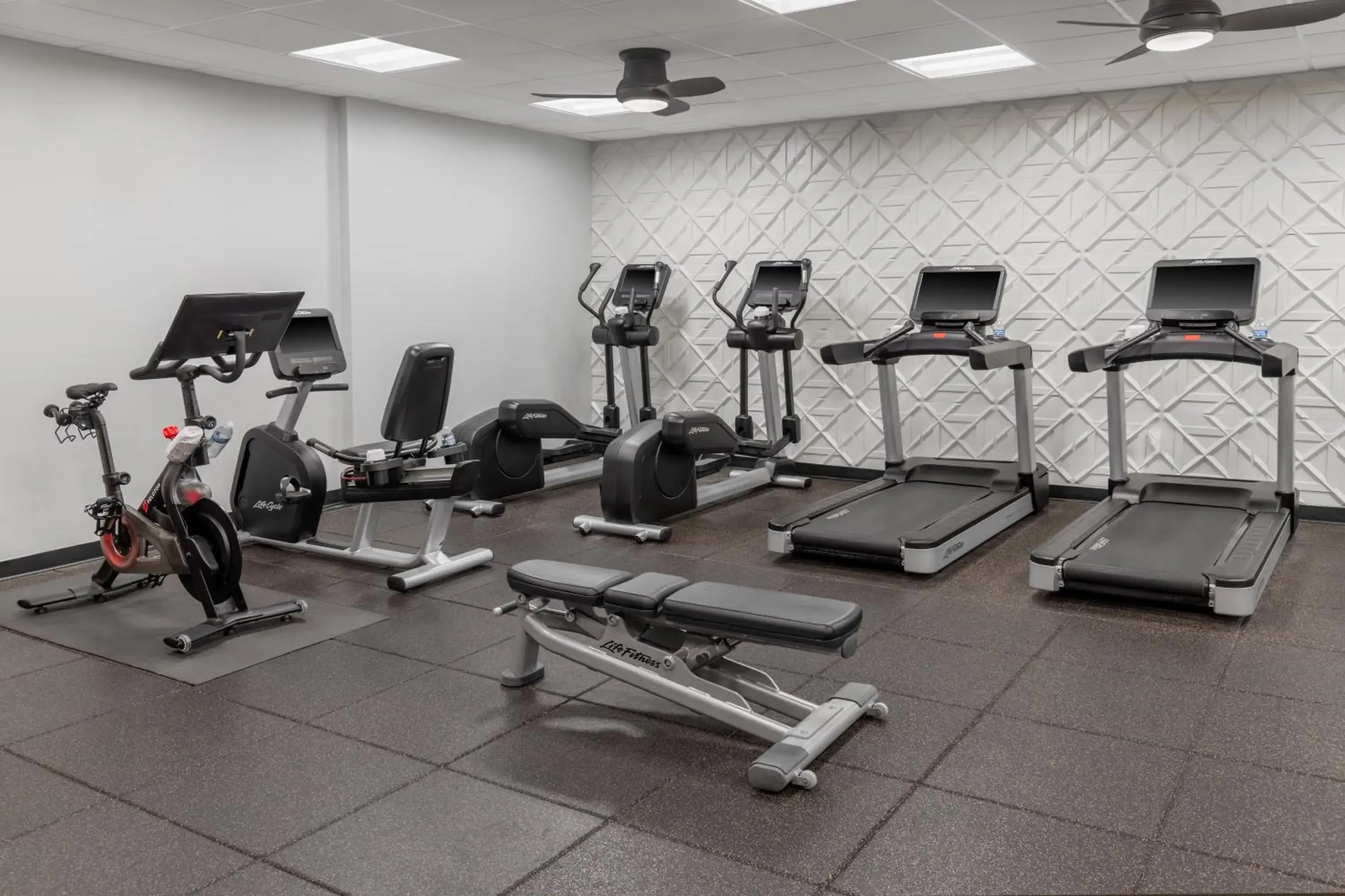 Fitness centre/facilities in DoubleTree by Hilton McLean Tysons Fitness centre/facilities in DoubleTree by Hilton McLean Tysons