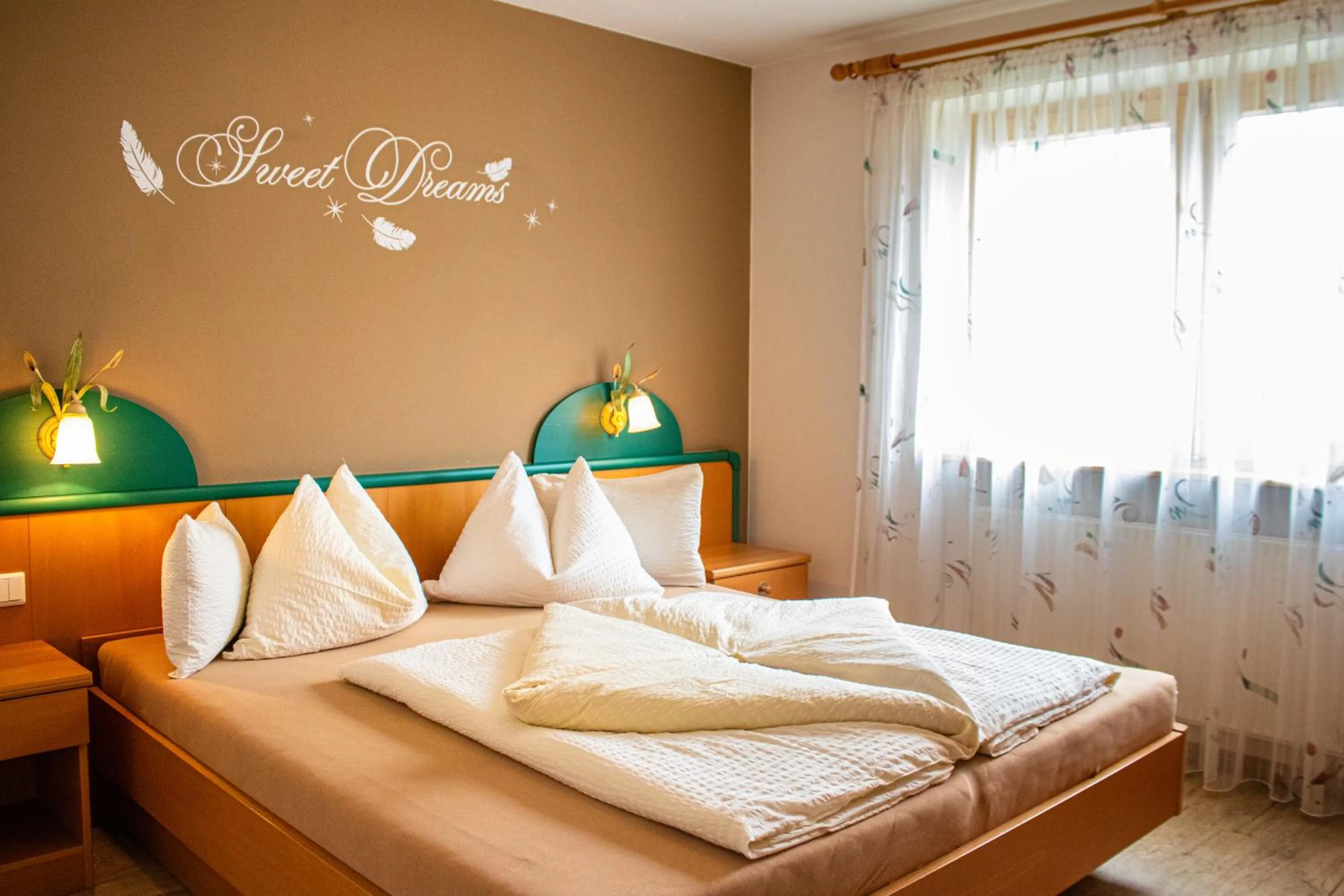 Bedroom, Bed in Appartement Thanei