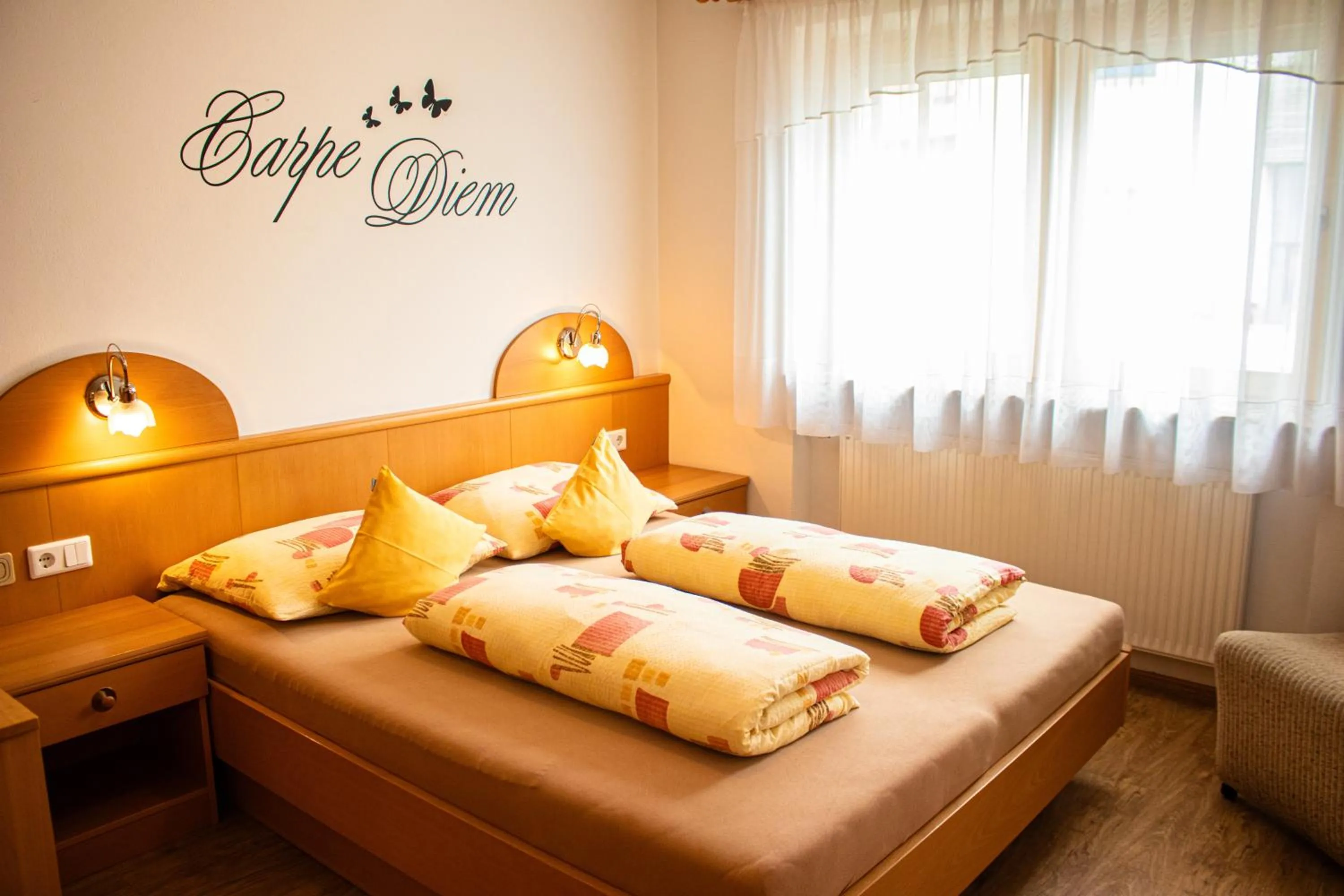 Photo of the whole room, Bed in Appartement Thanei