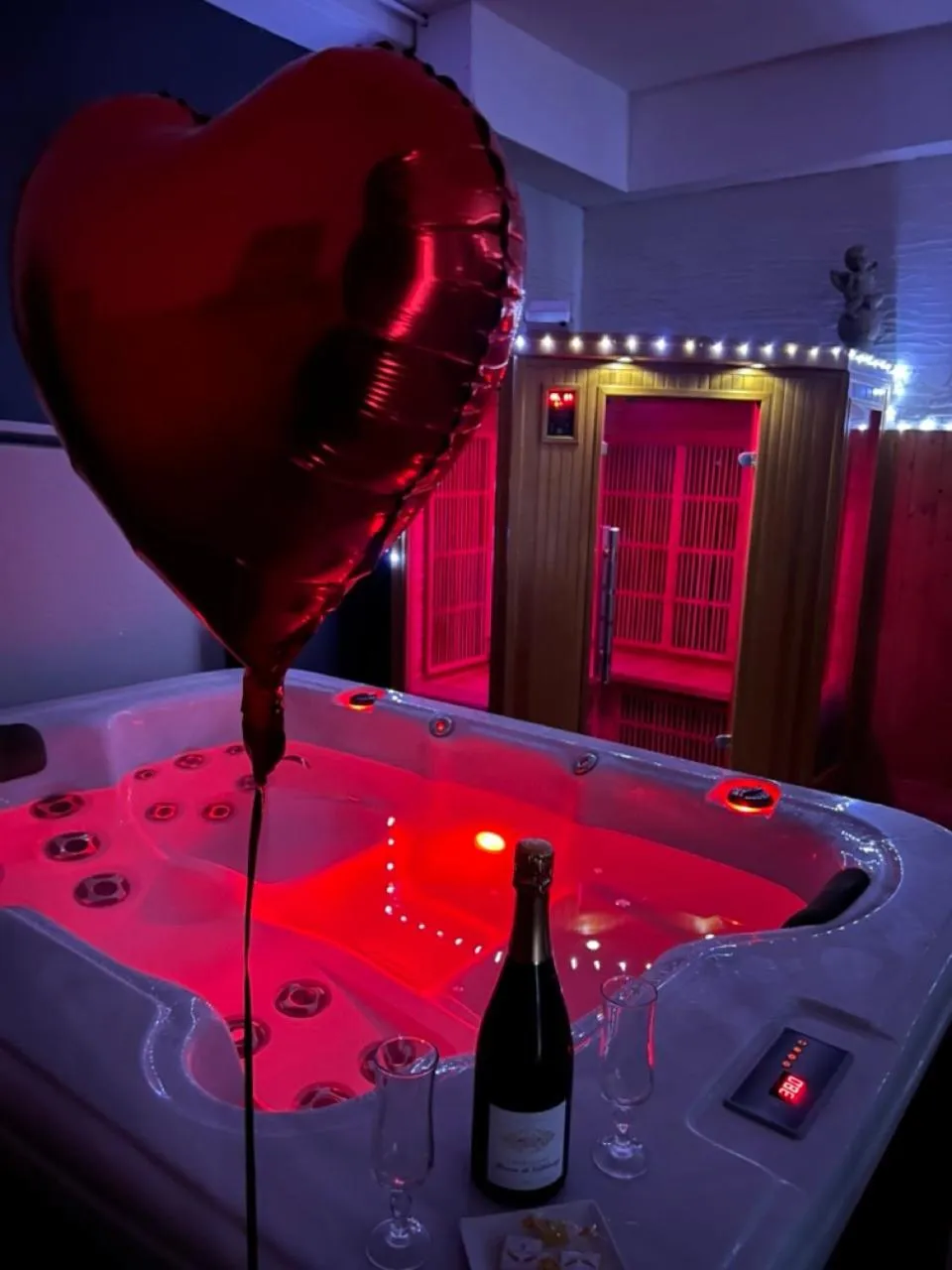 Spa and wellness centre/facilities in Bed and Breakfast Le Château de Morey