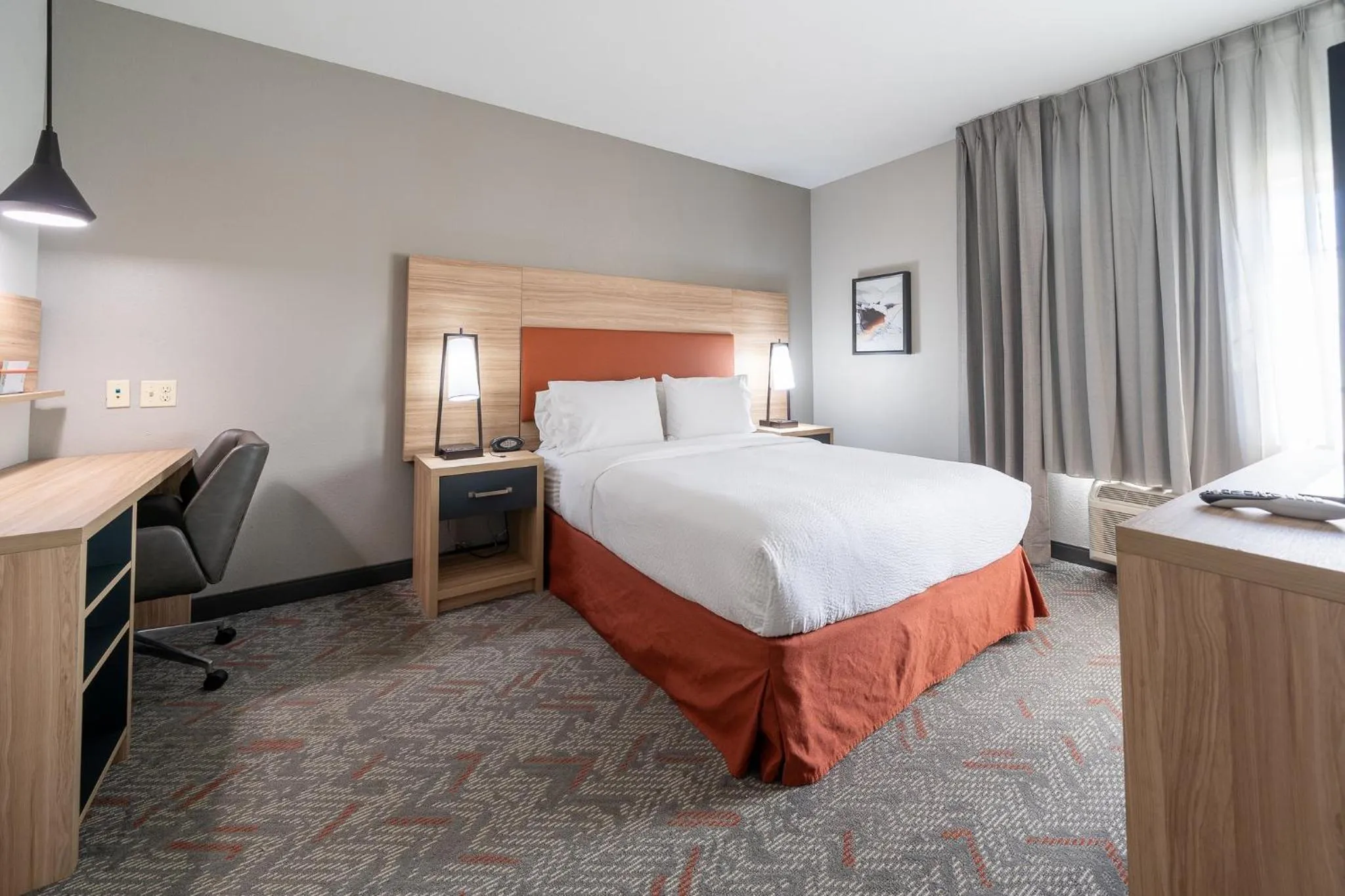 Photo of the whole room, Bed in Candlewood Suites Baytown by IHG