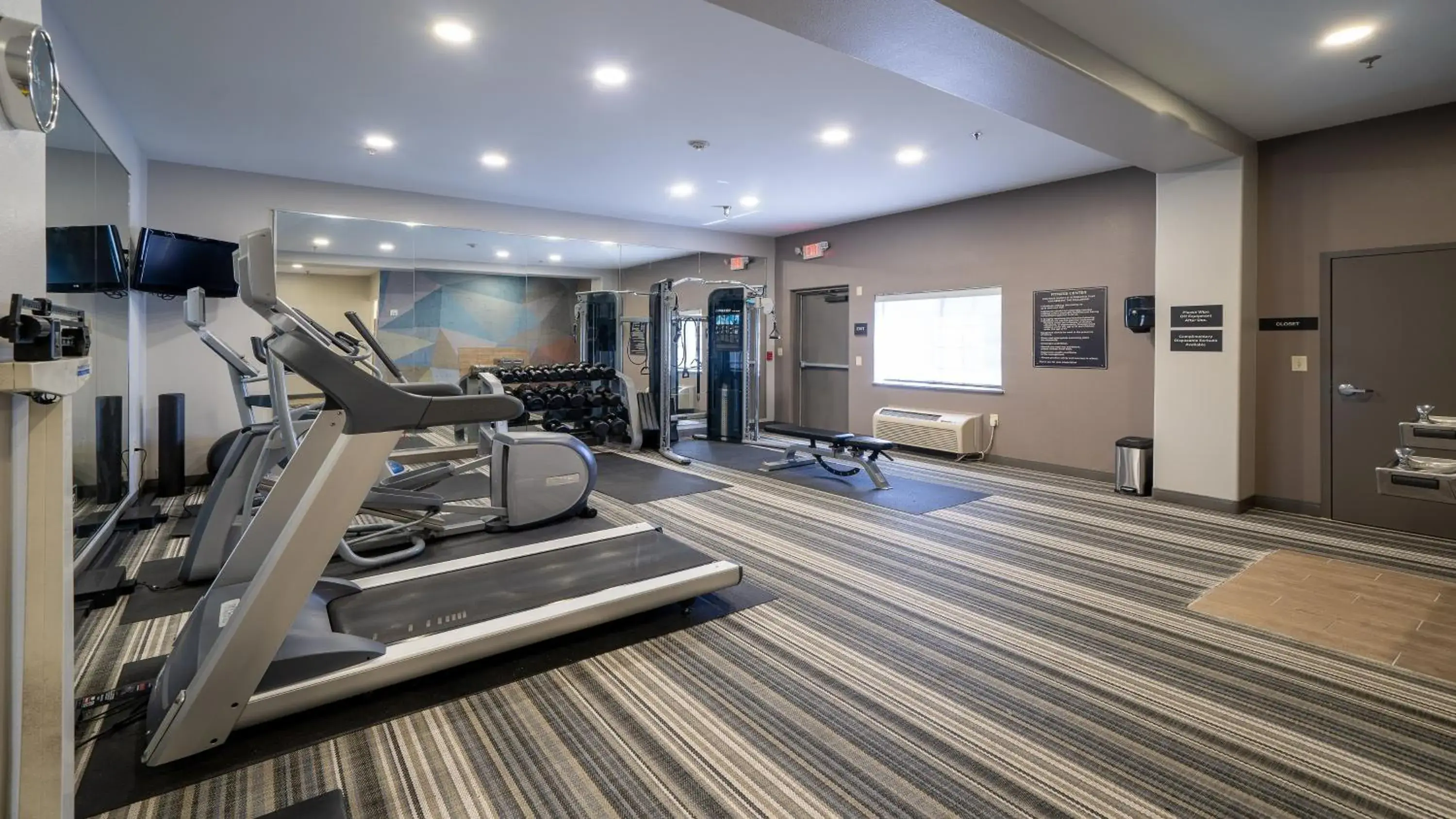 Fitness centre/facilities in Candlewood Suites Baytown by IHG Fitness centre/facilities in Candlewood Suites Baytown by IHG