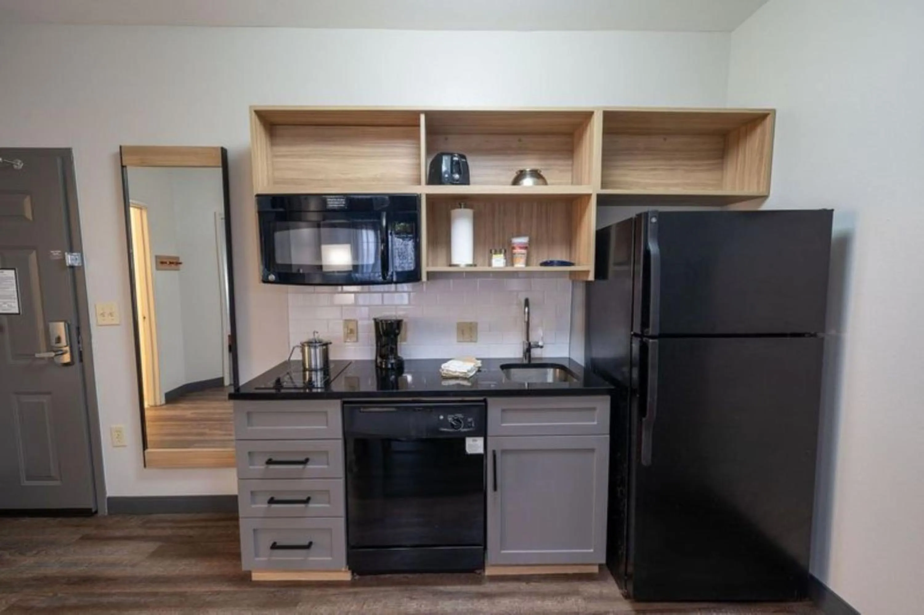 Photo of the whole room in Candlewood Suites Baytown by IHG