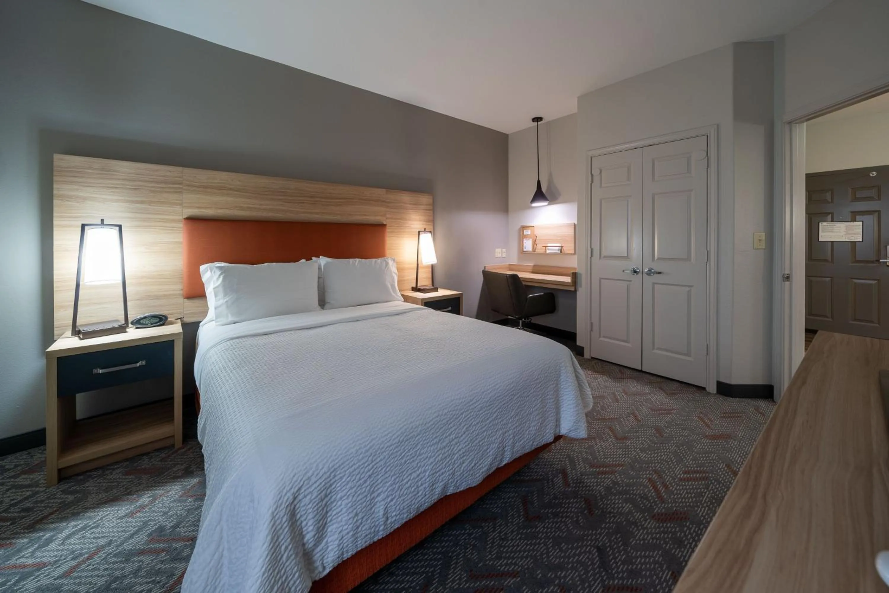 Photo of the whole room, Bed in Candlewood Suites Baytown by IHG