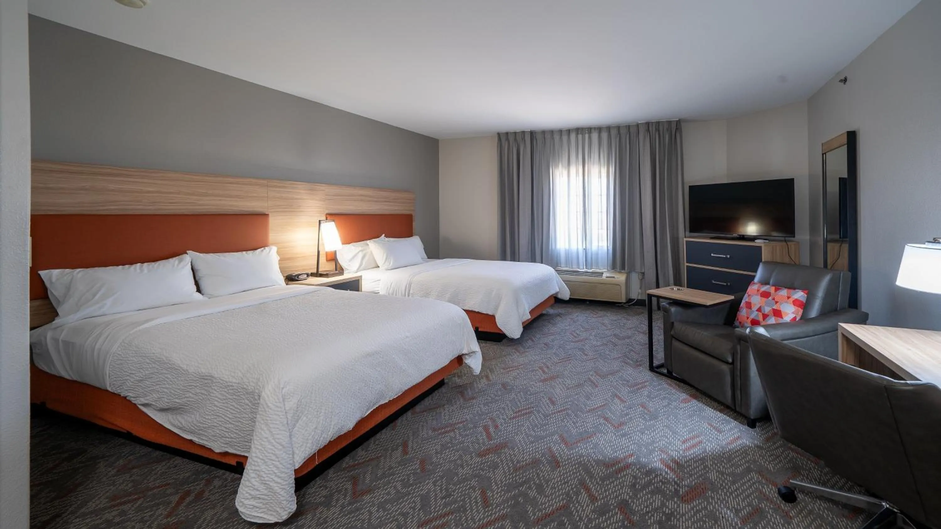 Photo of the whole room, Bed in Candlewood Suites Baytown by IHG