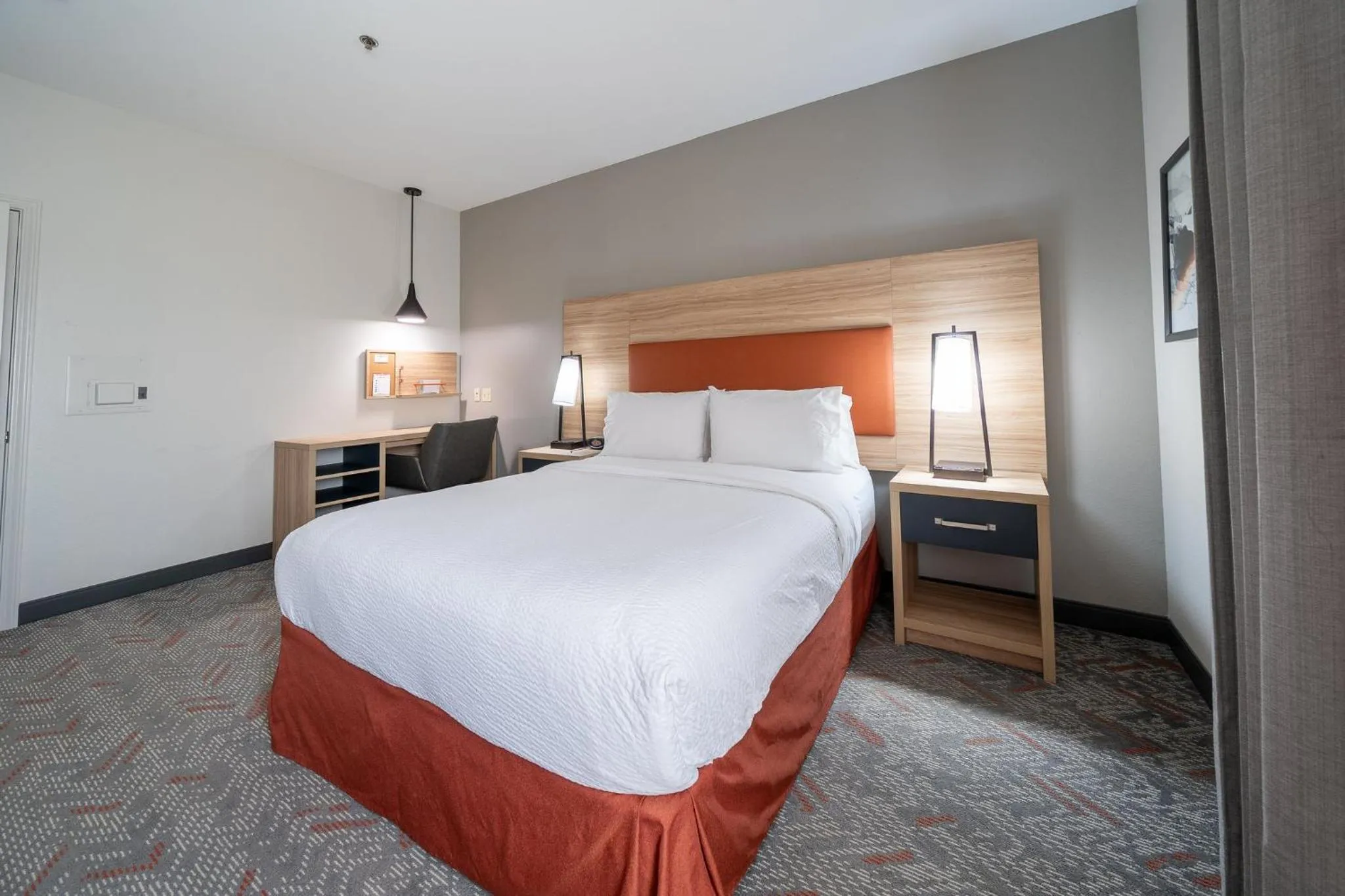 Photo of the whole room, Bed in Candlewood Suites Baytown by IHG