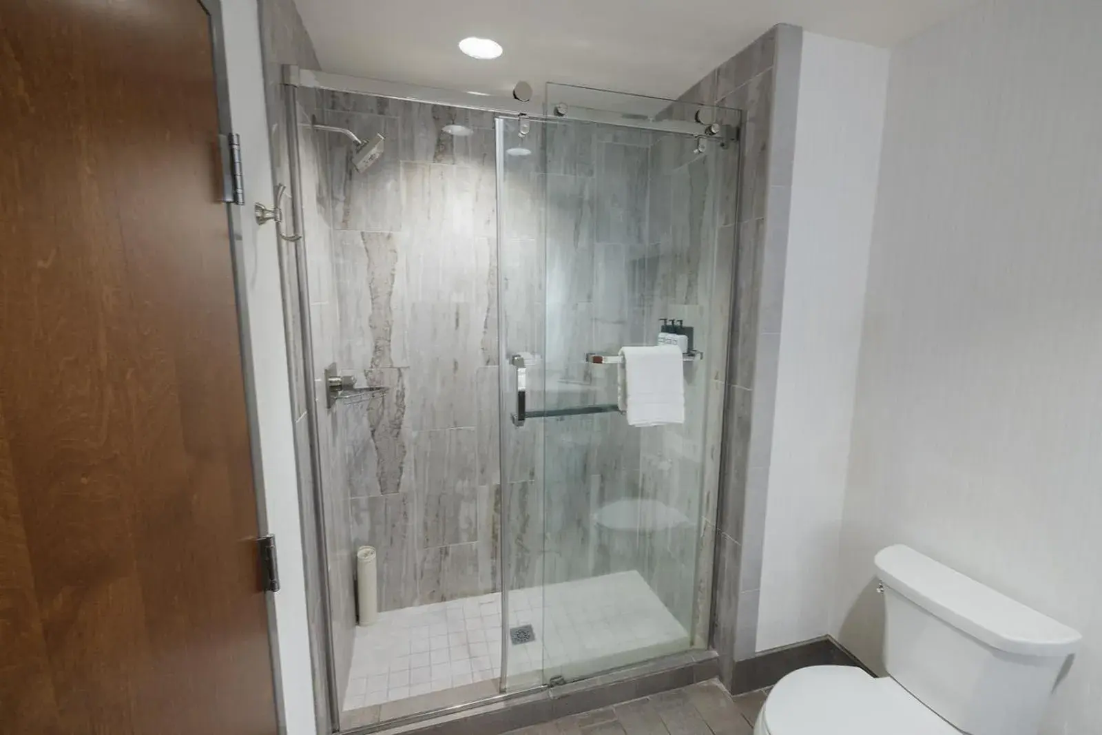 Bathroom in voco Hotel Napoleon Memphis by IHG Bathroom in voco Hotel Napoleon Memphis by IHG