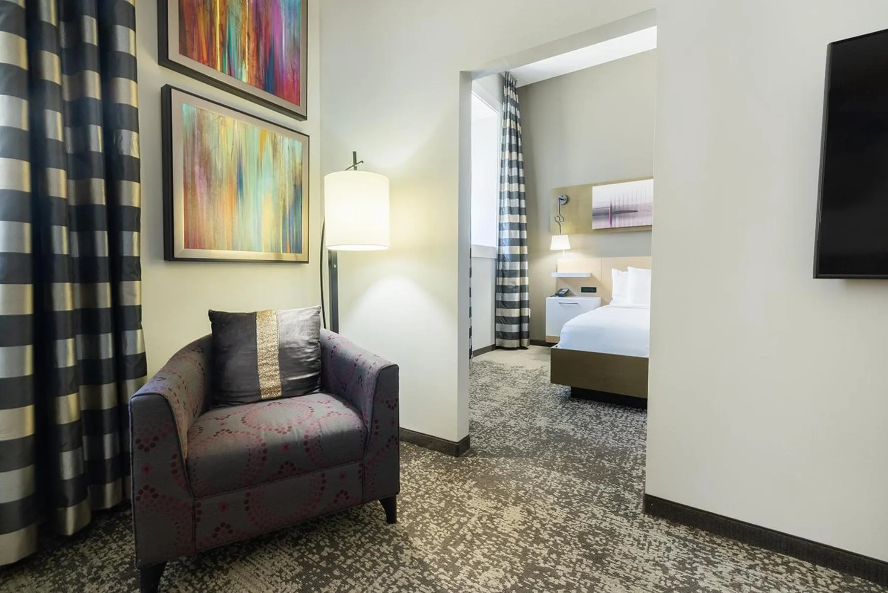 Photo of the whole room, Bed in voco Hotel Napoleon Memphis by IHG