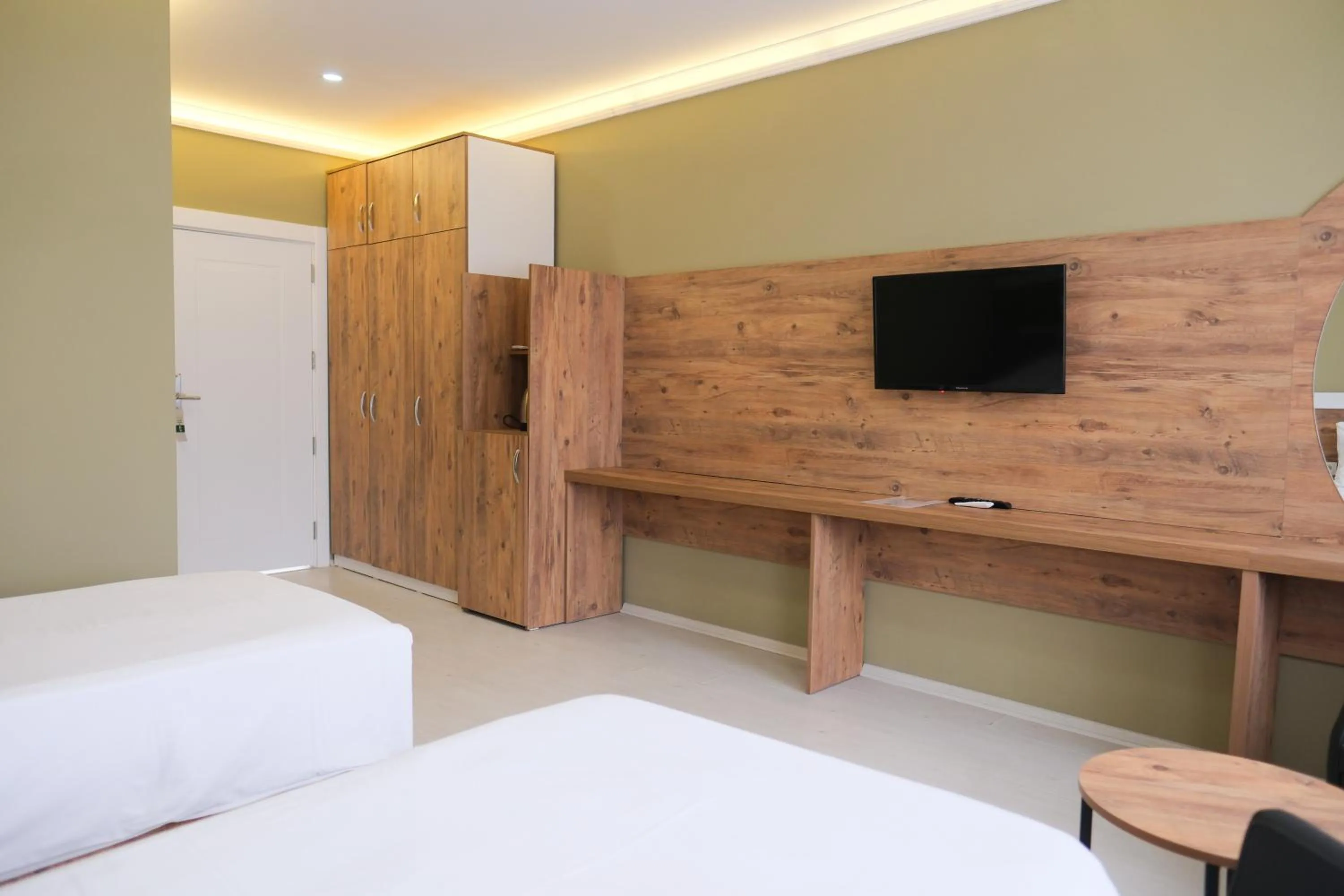 TV and multimedia, Bed in Altayhan Otel