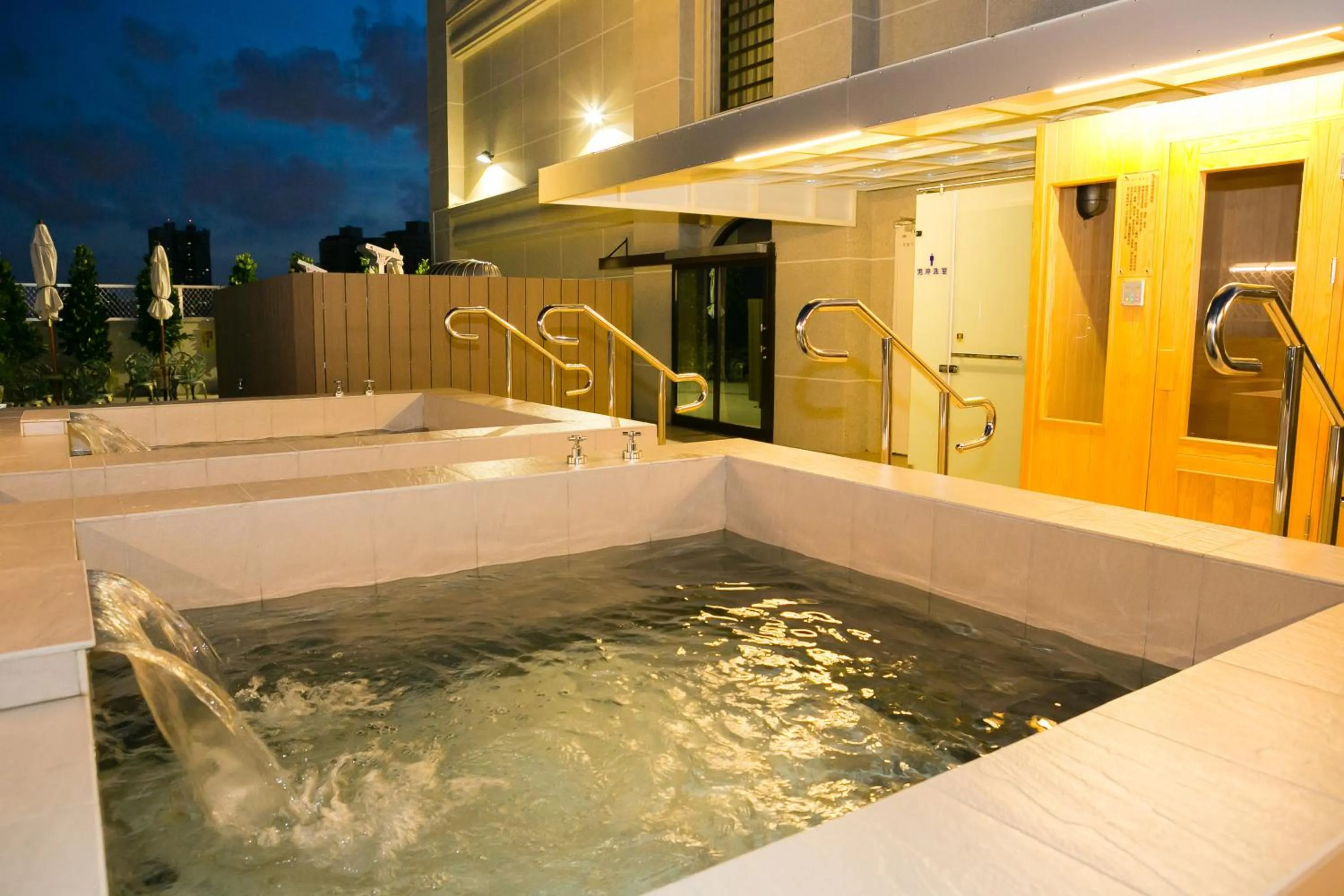Open Air Bath in Royal Gold Hotel