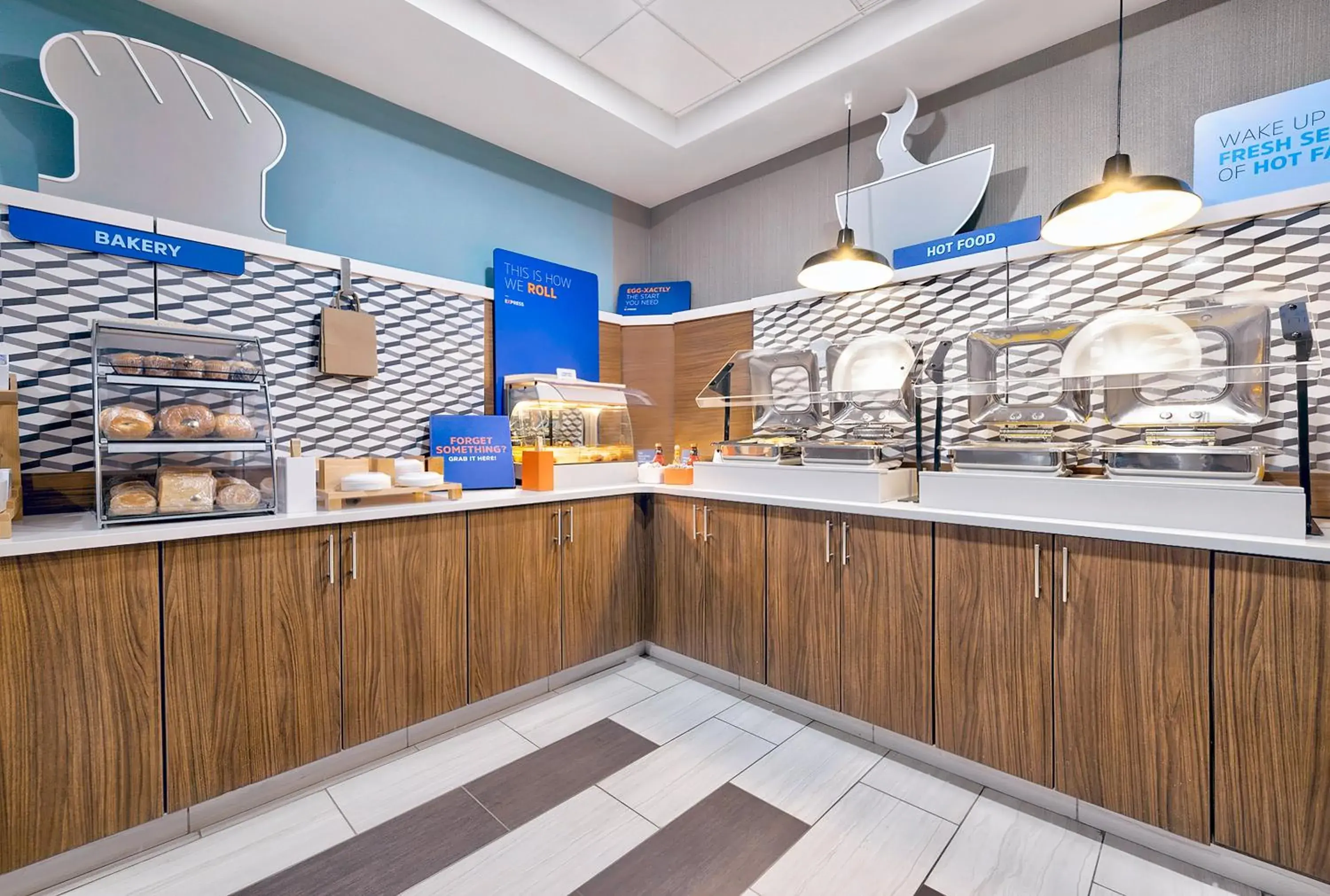 Breakfast in Holiday Inn Express Hotel & Suites Kansas City - Grandview by IHG Breakfast in Holiday Inn Express Hotel & Suites Kansas City - Grandview by IHG