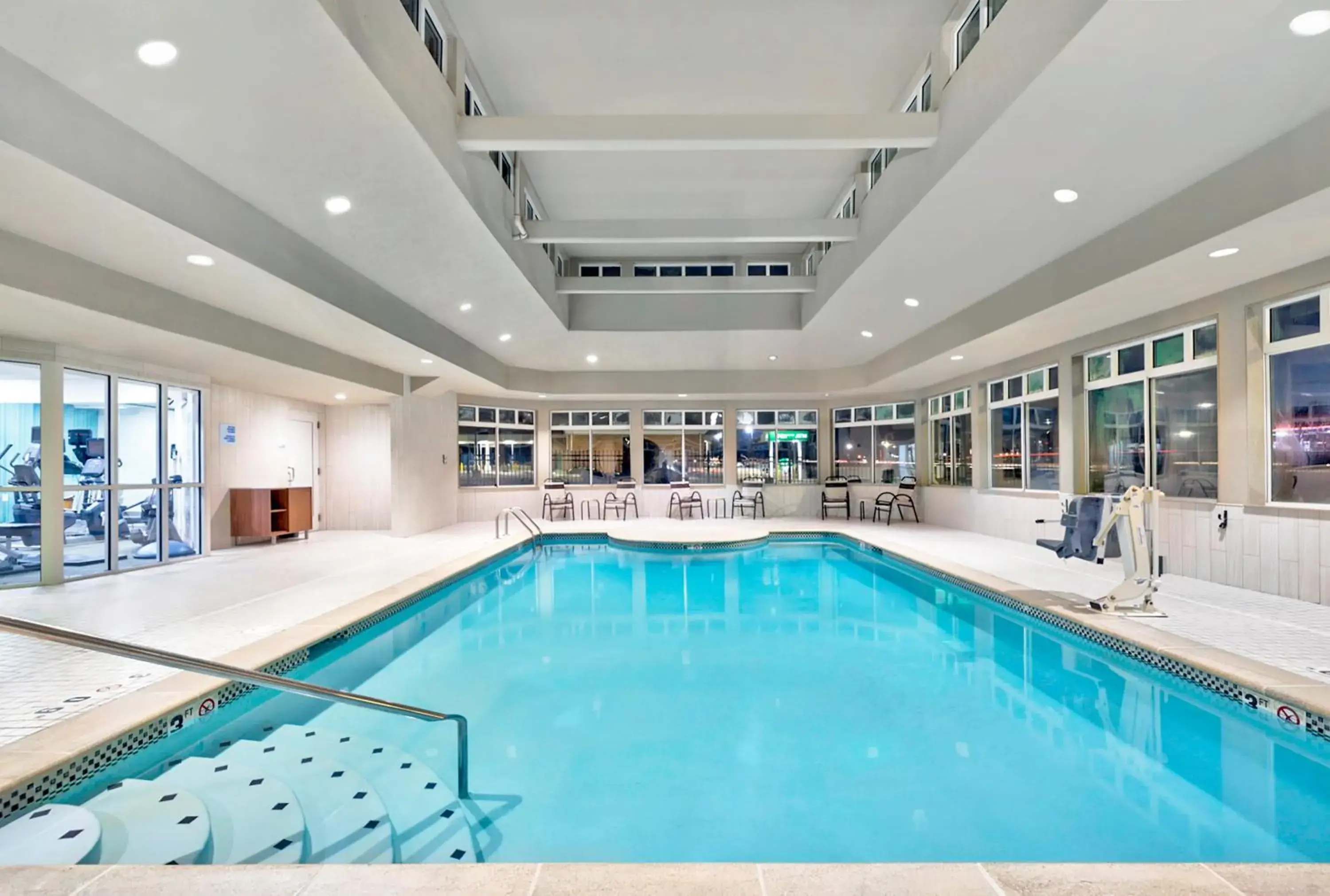 Swimming pool in Holiday Inn Express Hotel & Suites Kansas City - Grandview by IHG Swimming pool in Holiday Inn Express Hotel & Suites Kansas City - Grandview by IHG