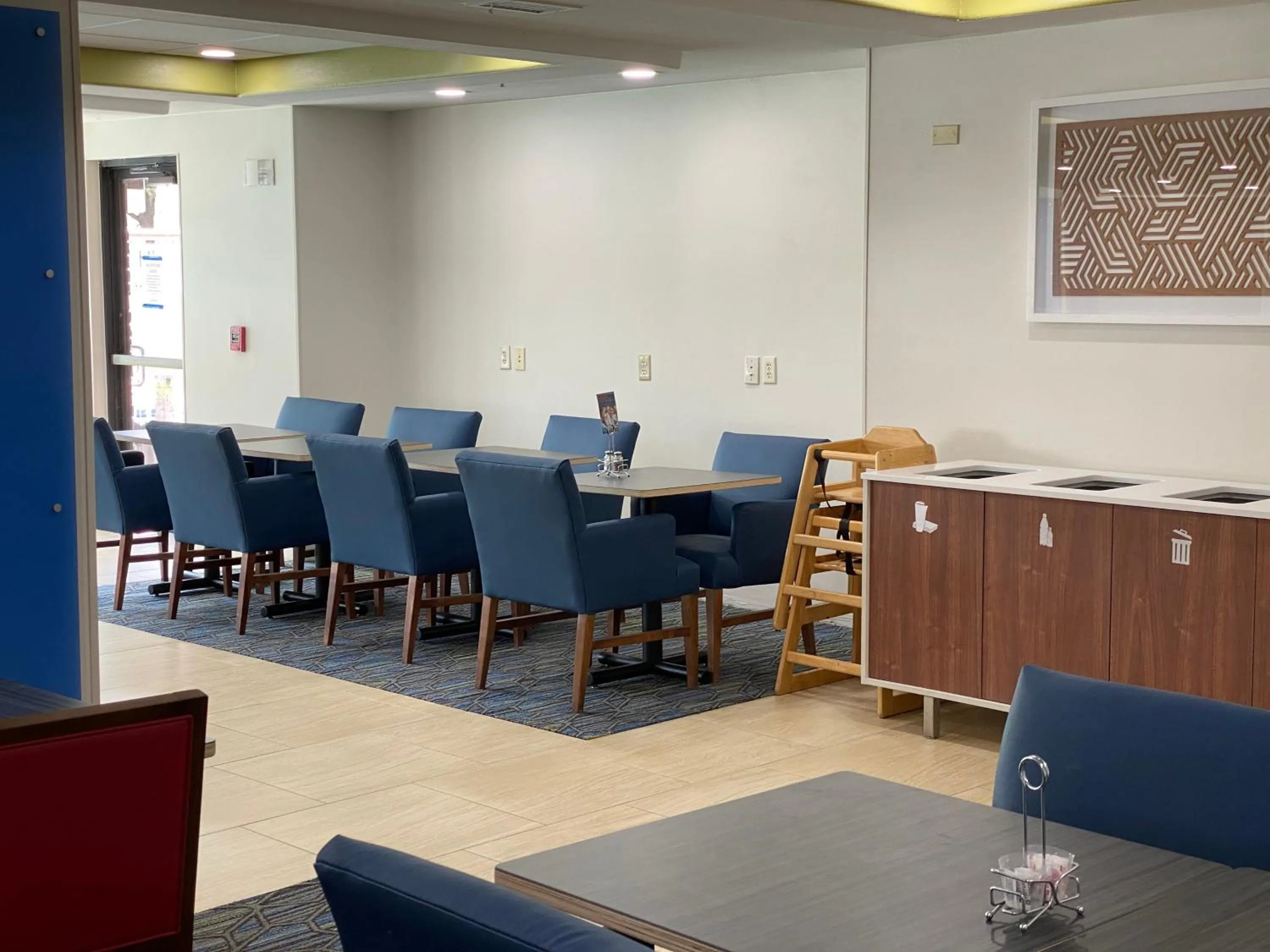 Breakfast in Holiday Inn Express Hotel & Suites Jacksonville-Blount Island by IHG