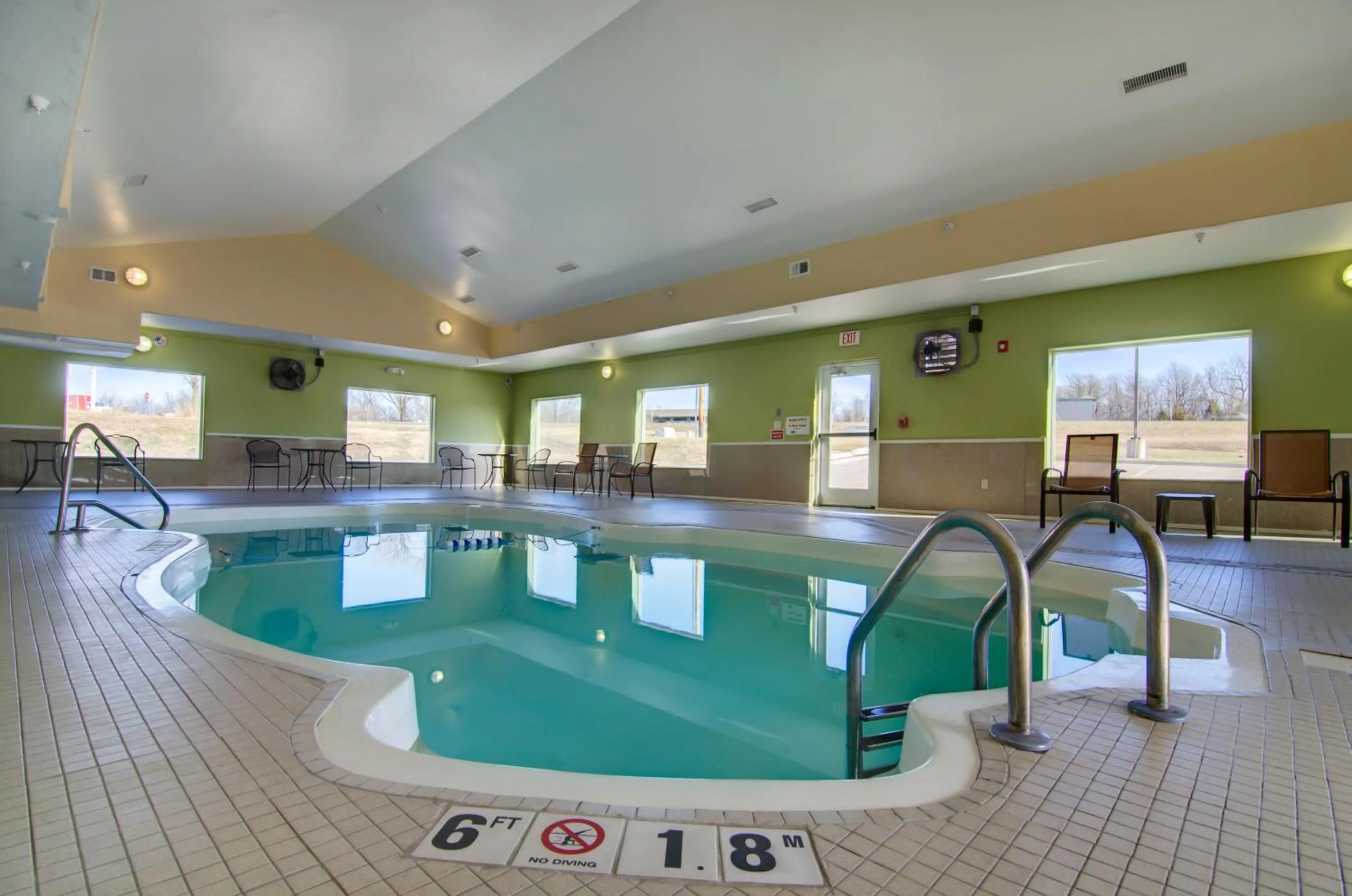 Swimming pool in Holiday Inn Express Hotel & Suites Kansas City Sports Complex by IHG