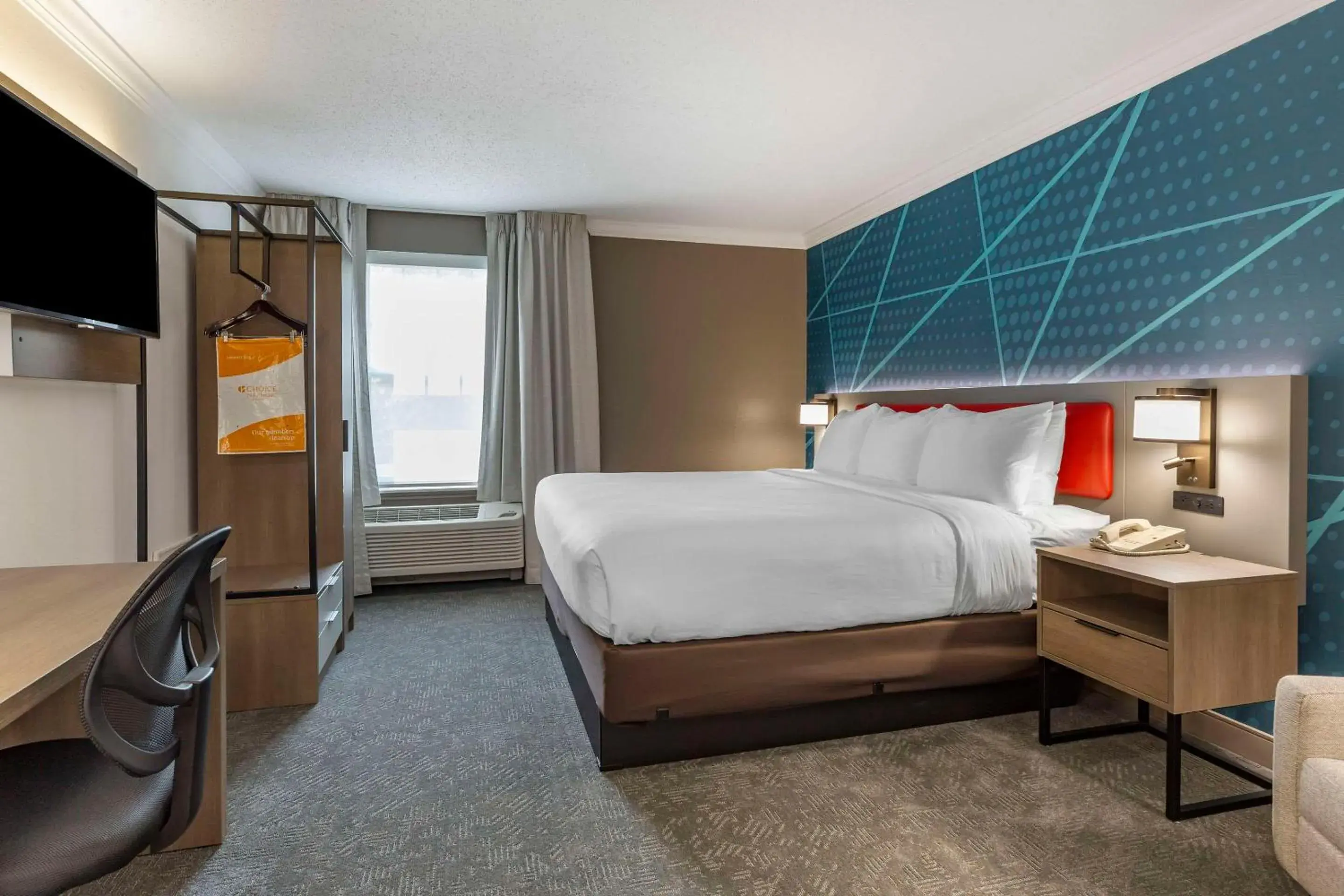 King Room - Accessible/Non Smoking in Comfort Inn & Suites King Room - Accessible/Non Smoking in Comfort Inn & Suites