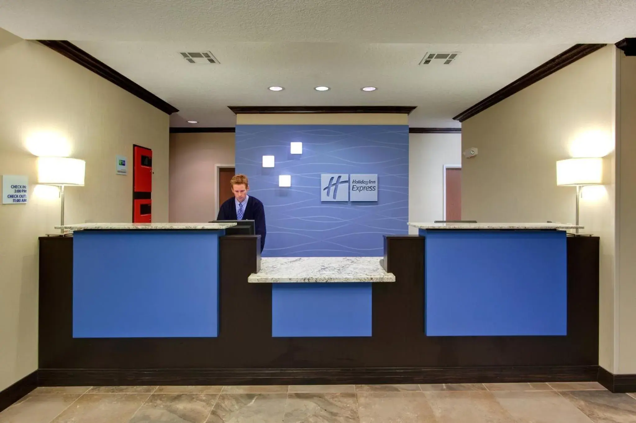 Property building in Holiday Inn Express Hotel & Suites Albuquerque Airport by IHG Property building in Holiday Inn Express Hotel & Suites Albuquerque Airport by IHG