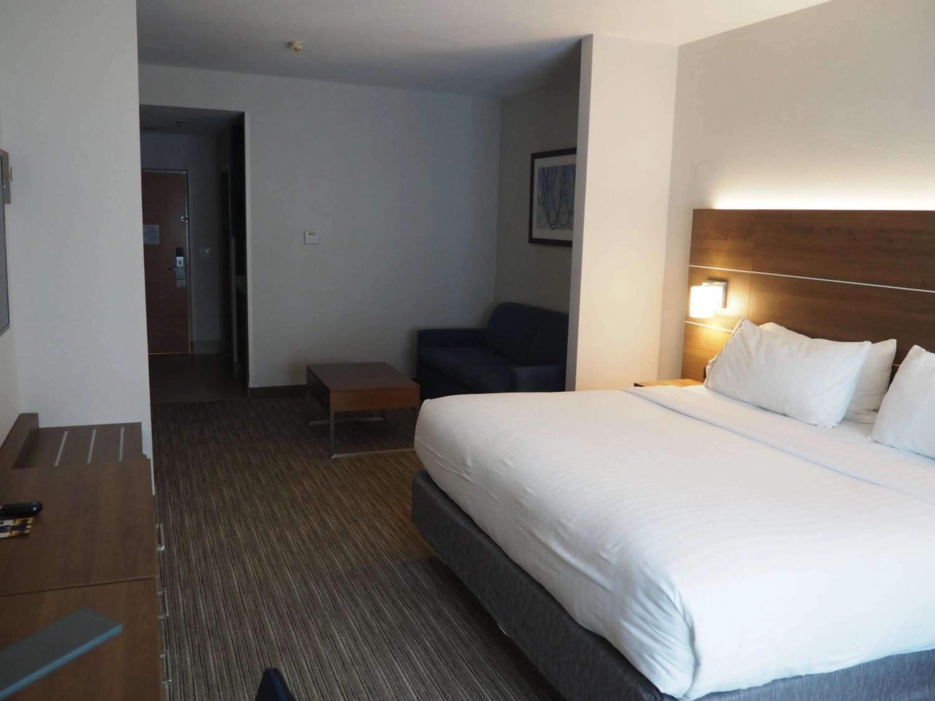 Photo of the whole room, Bed in Holiday Inn Express Hotel & Suites Jacksonville North-Fernandina by IHG