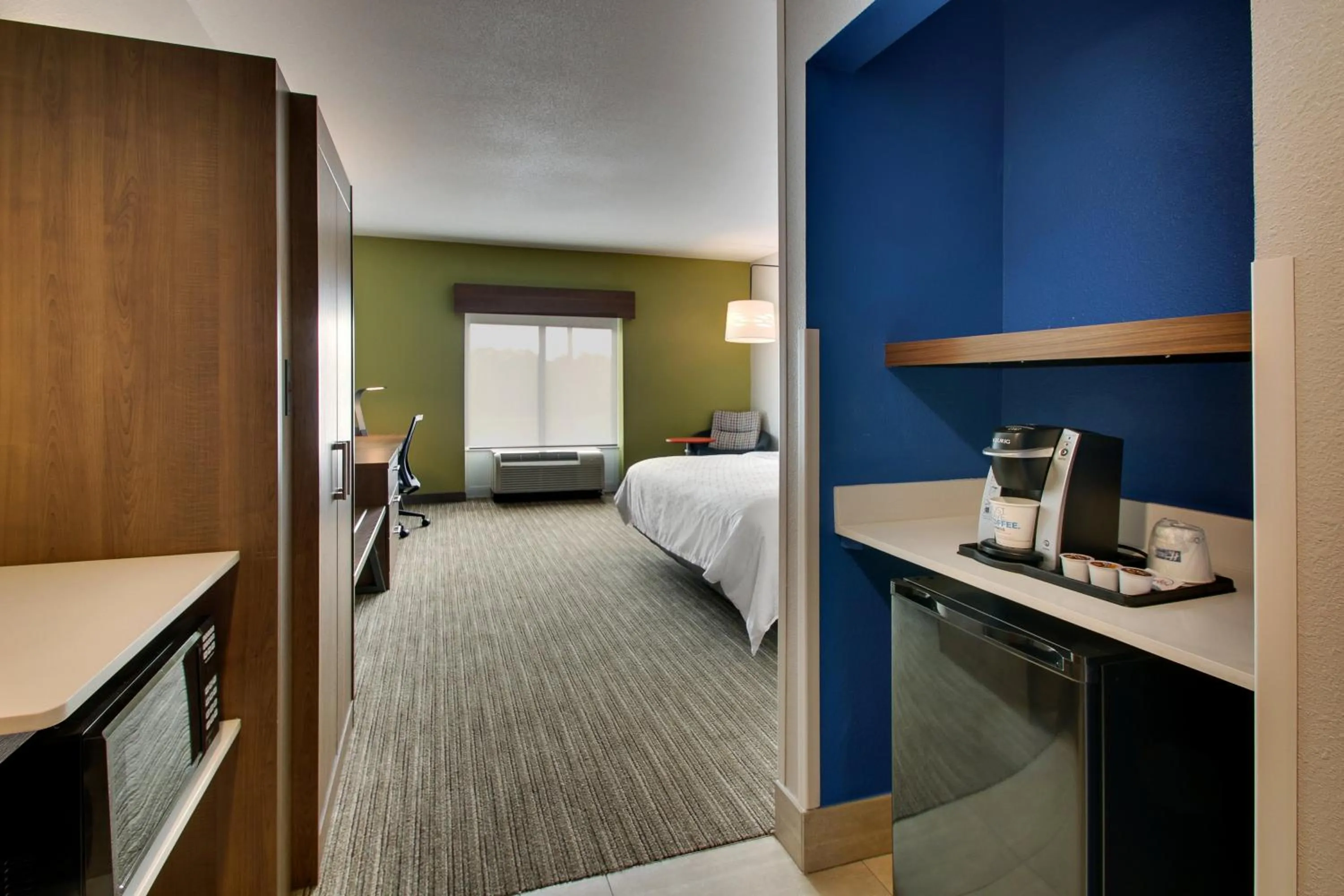 Photo of the whole room, Bed in Holiday Inn Express Hotel & Suites Jacksonville North-Fernandina by IHG