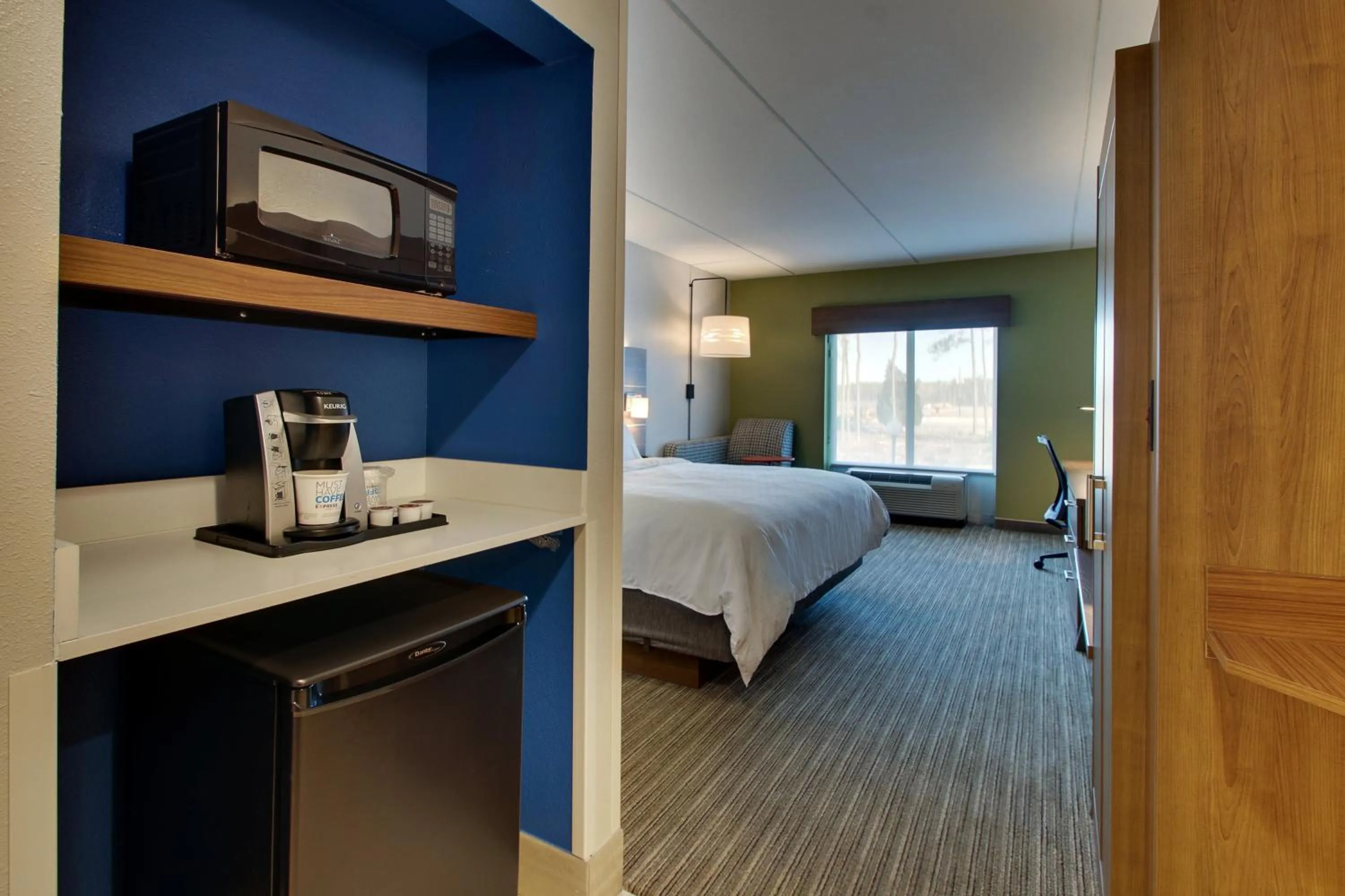 Photo of the whole room, Bed in Holiday Inn Express Hotel & Suites Jacksonville North-Fernandina by IHG