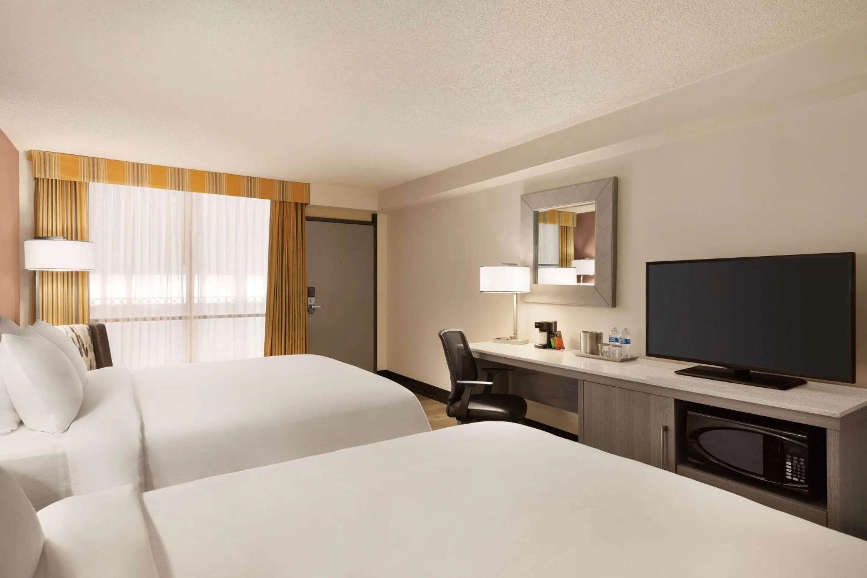 Bedroom in Radisson Hotel Lenexa Overland Park