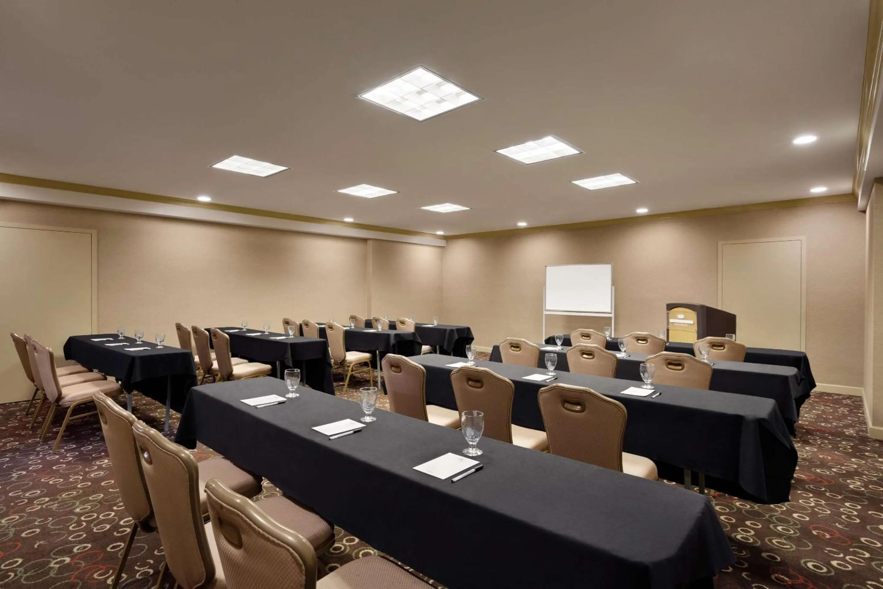 Meeting/conference room in Radisson Hotel Lenexa Overland Park
