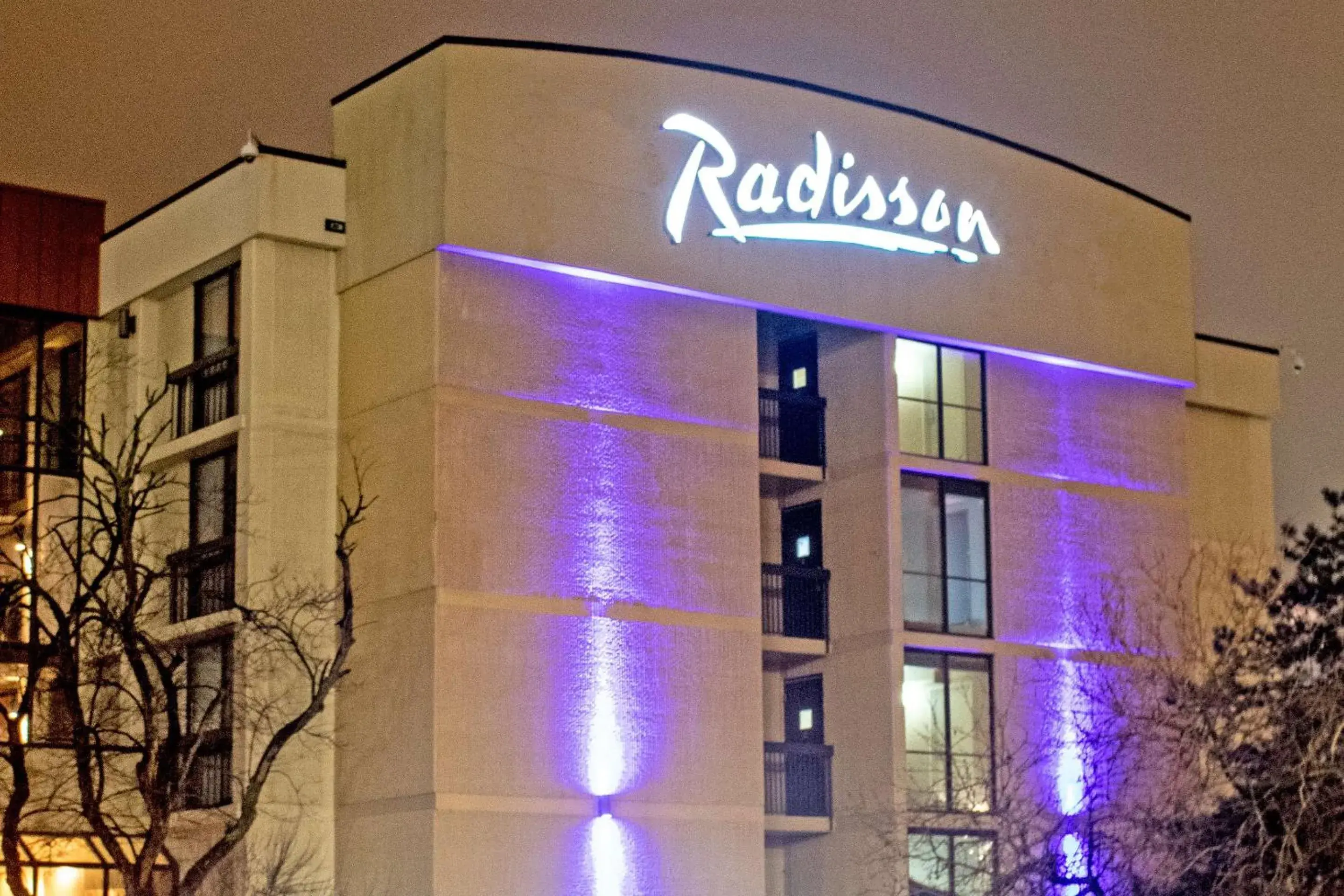 Property building in Radisson Hotel Lenexa Overland Park Property building in Radisson Hotel Lenexa Overland Park