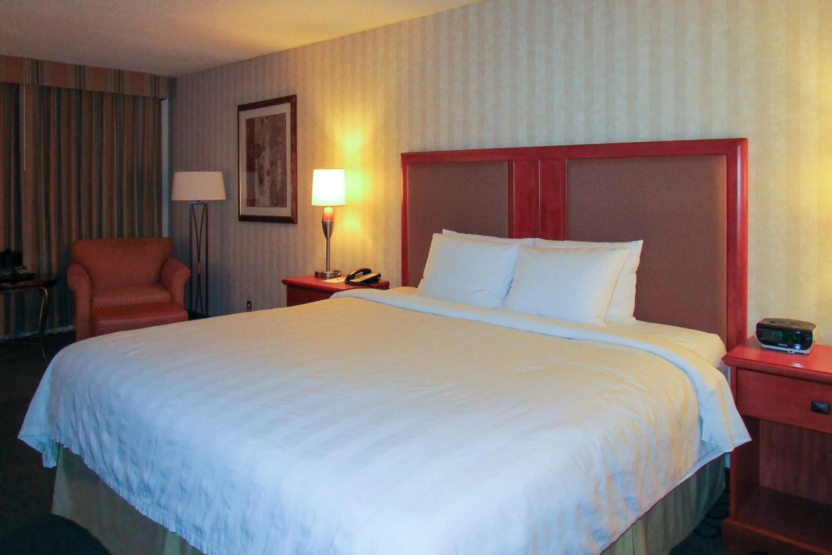 Bedroom in Radisson Hotel Lenexa Overland Park