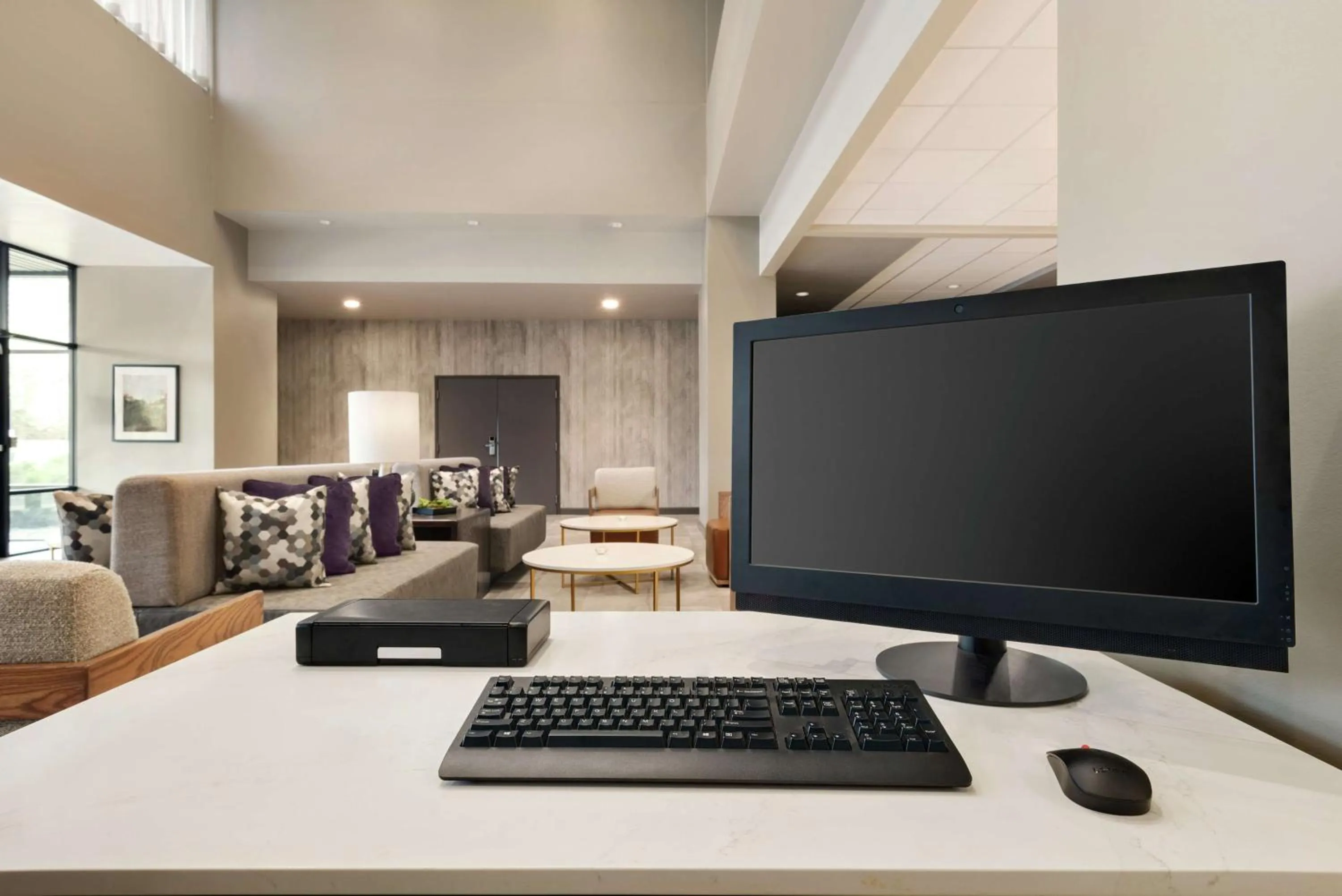 Business facilities in DoubleTree by Hilton St. Paul, MN