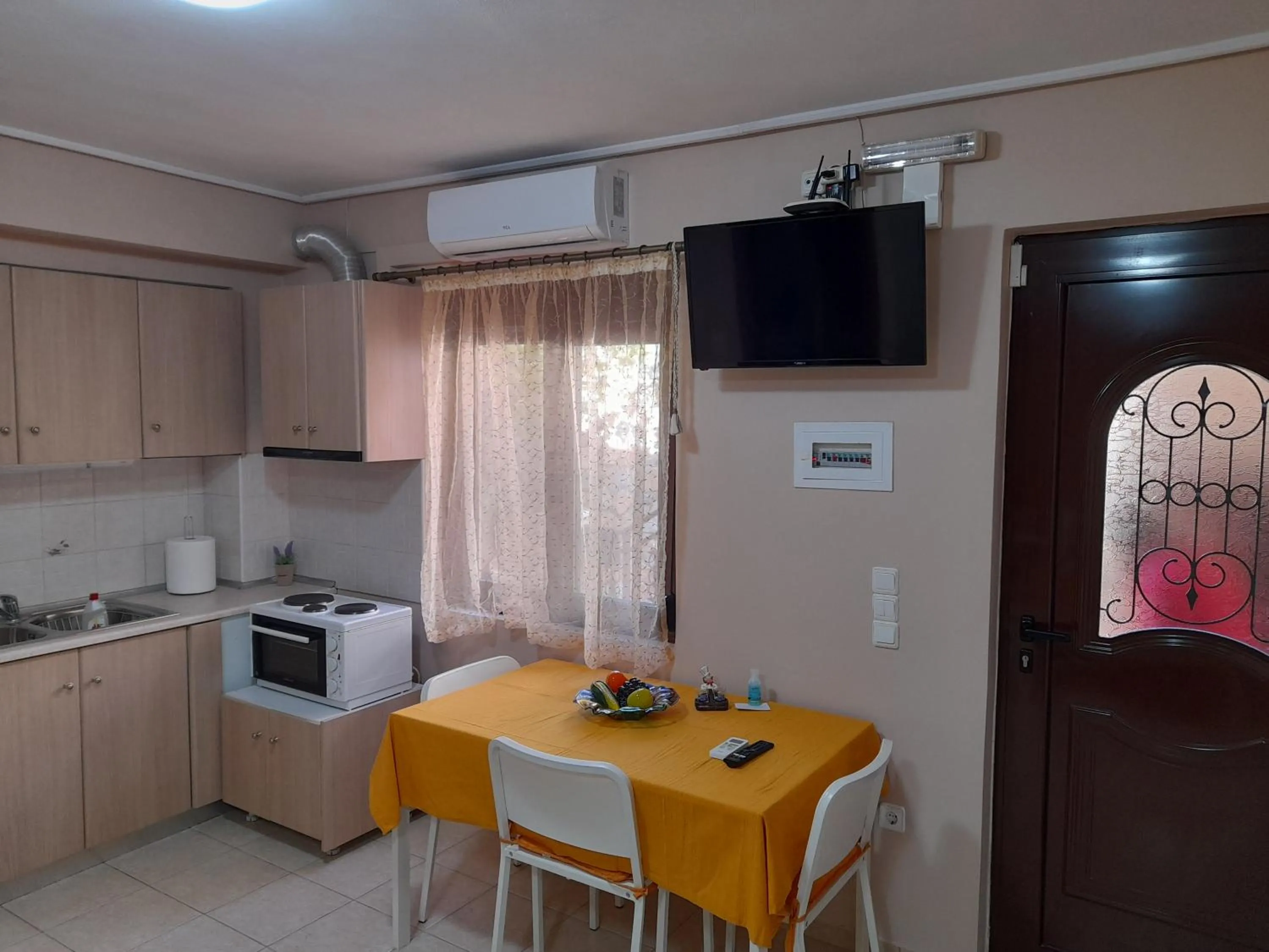 Nikos Studio