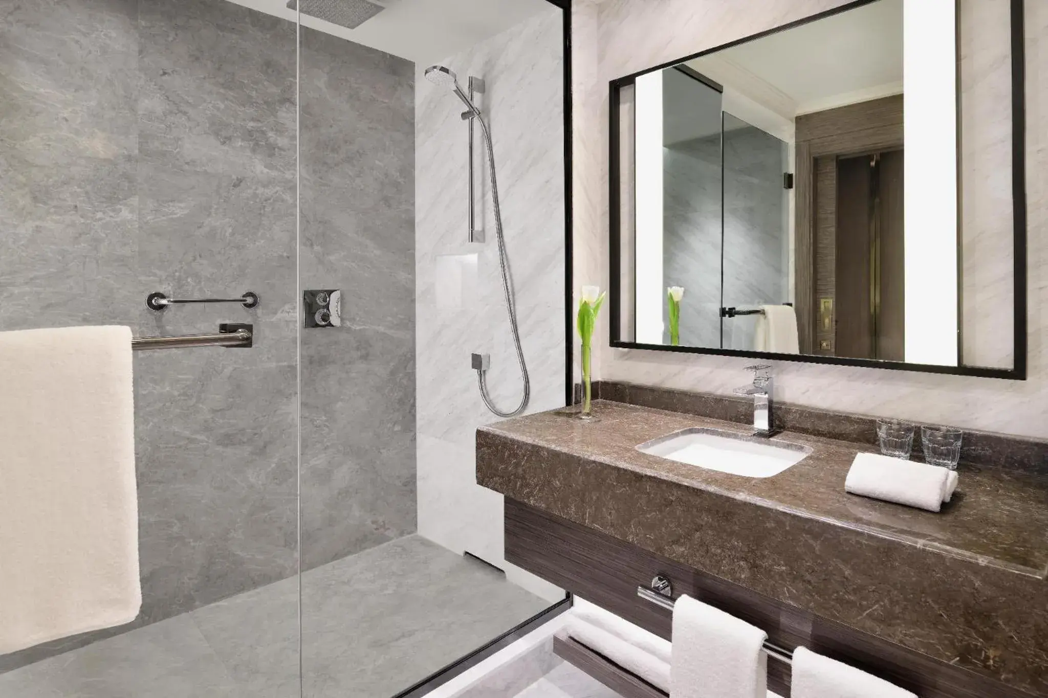 Premium Twin Room with Club Lounge Access in Al Ahsa InterContinental by IHG Premium Twin Room with Club Lounge Access in Al Ahsa InterContinental by IHG