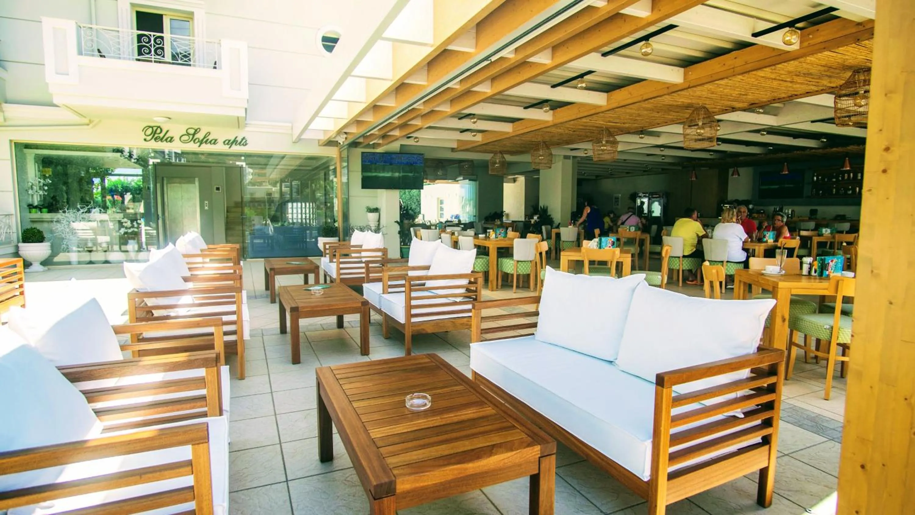 Restaurant/places to eat in Pela Sofia